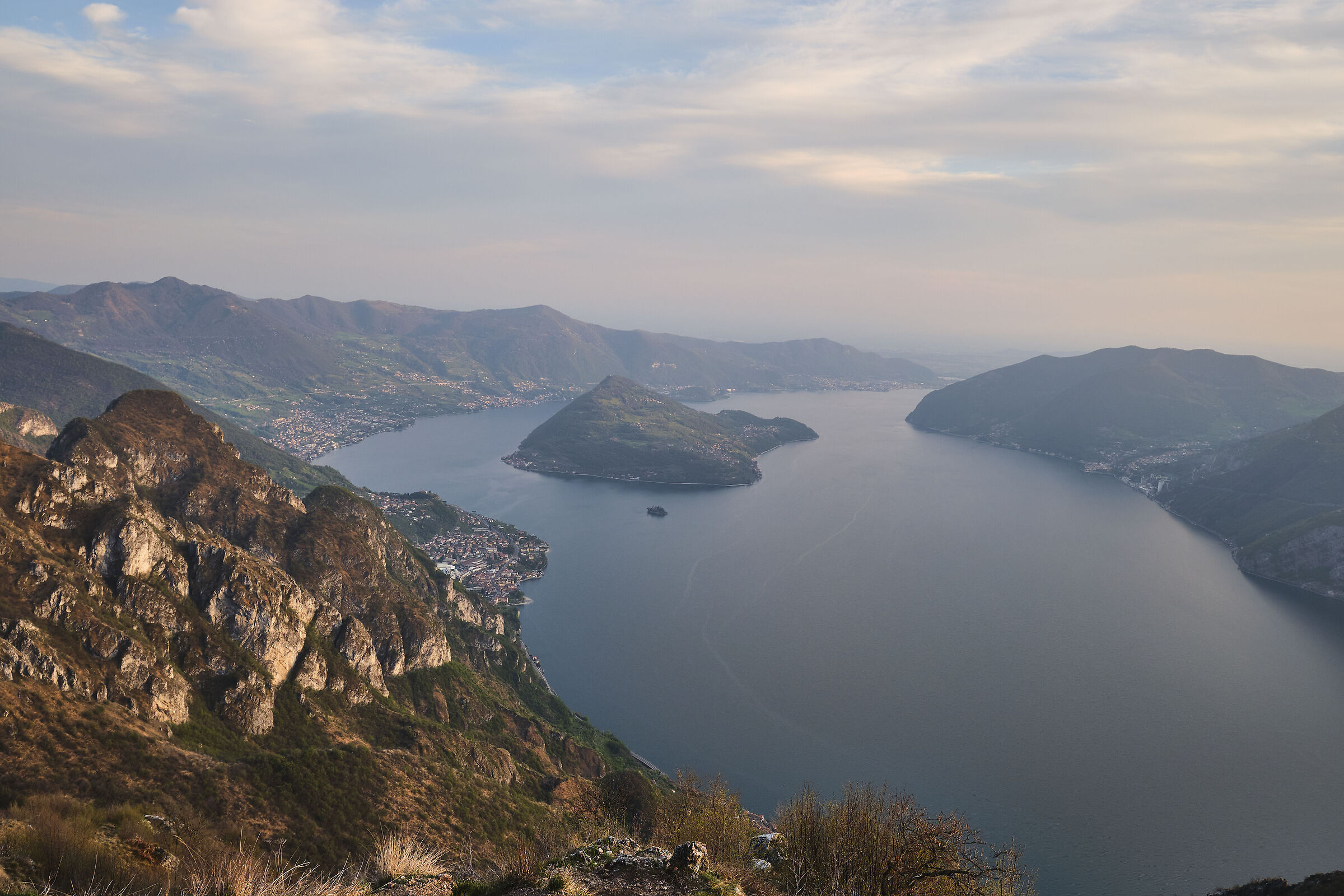 Montisola vista dalla Corna Trepassi