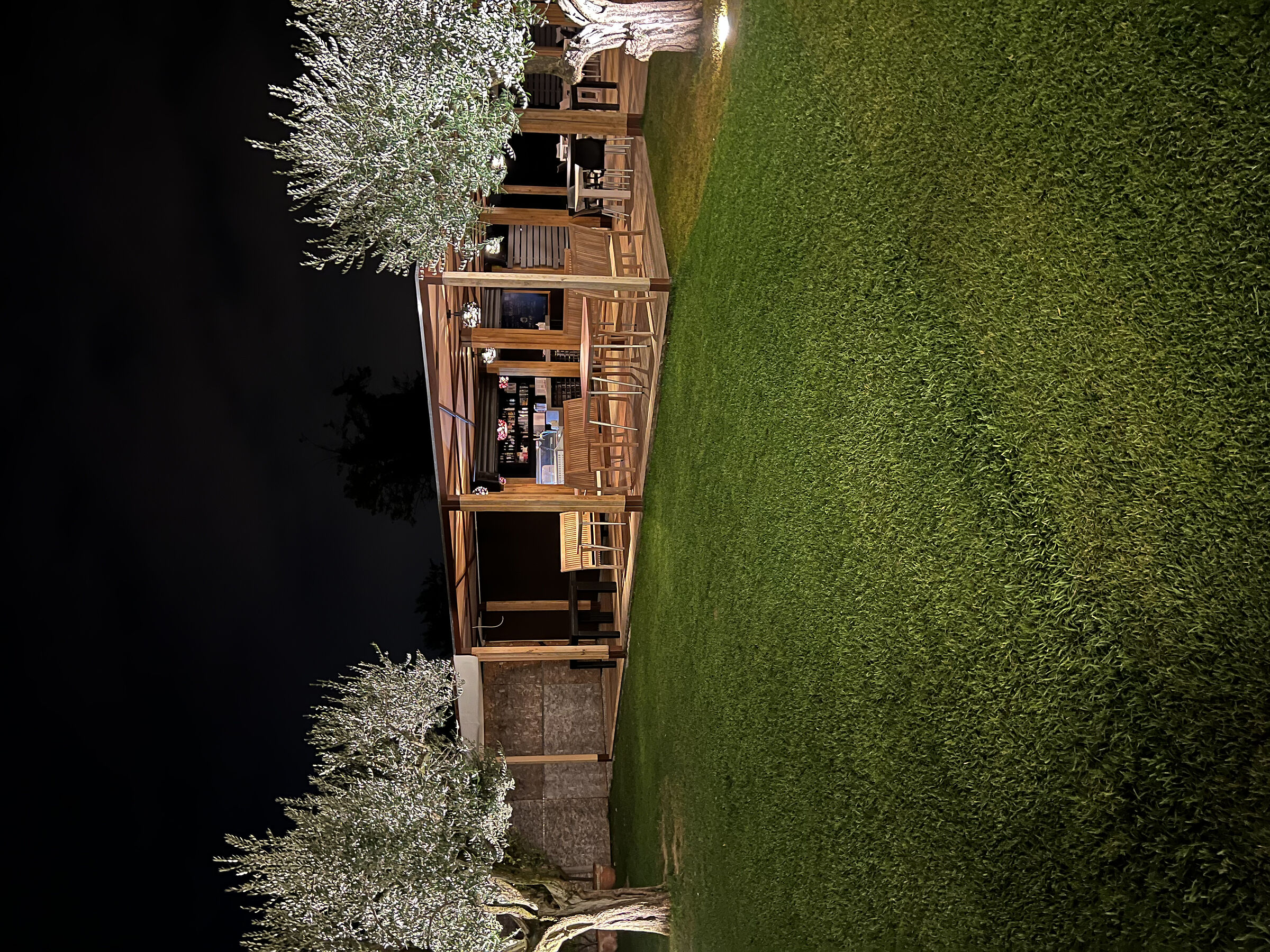 Baretto in the middle of the lawn