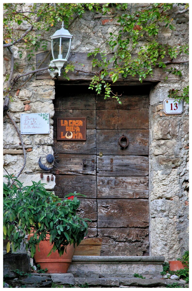 Petrella Guidi - RN - Lungo i vicoli dell'antico borgo