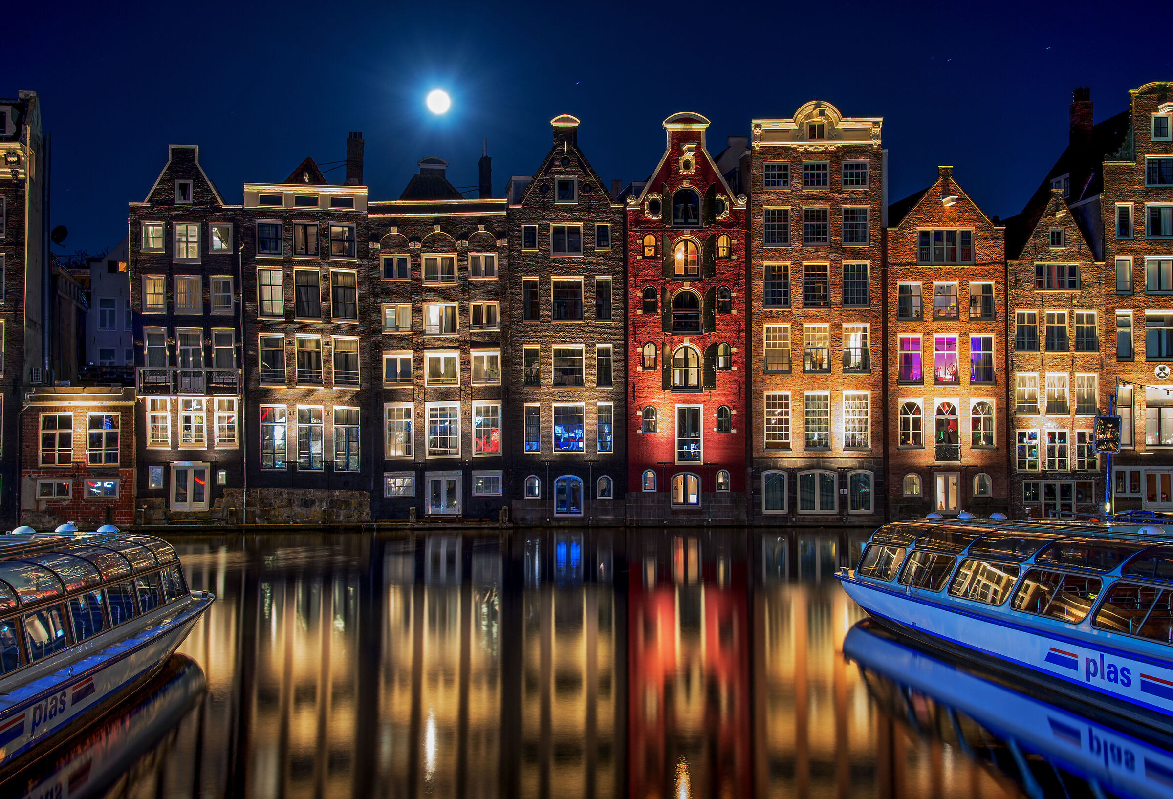 the moon of Amsterdam