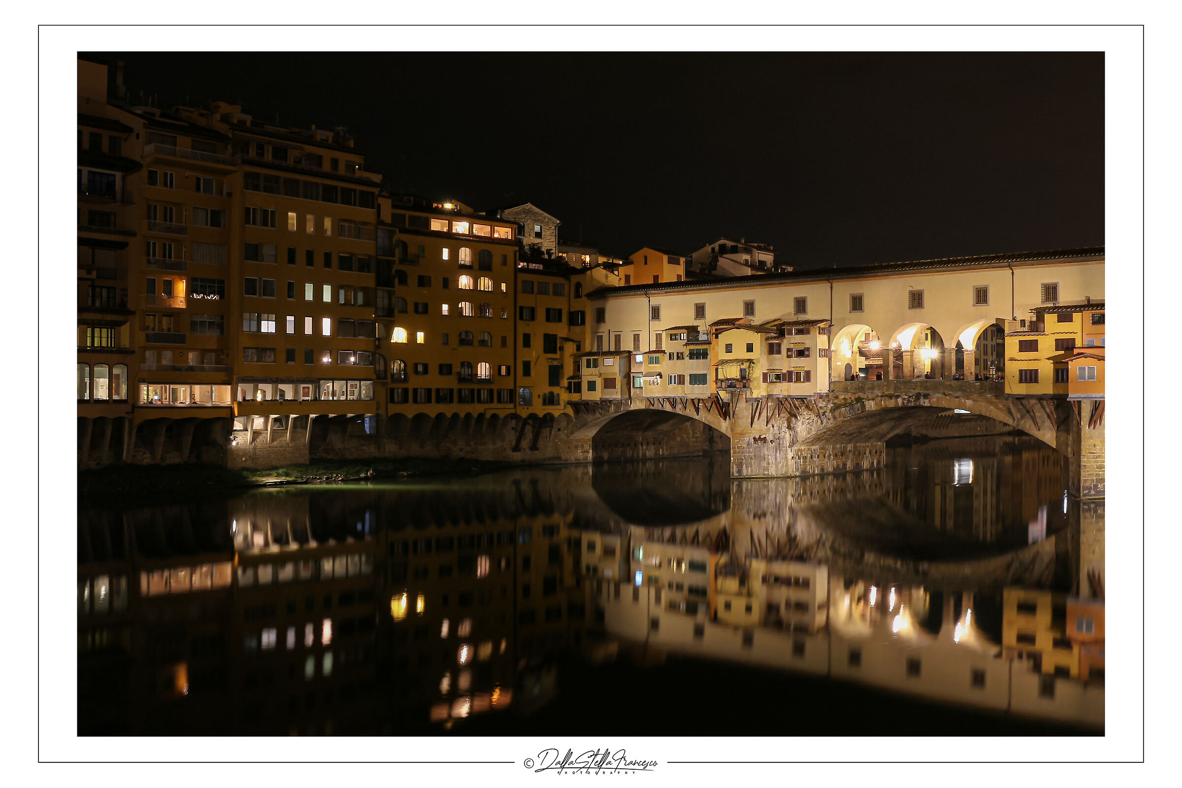 Ponte vecchio in notturna