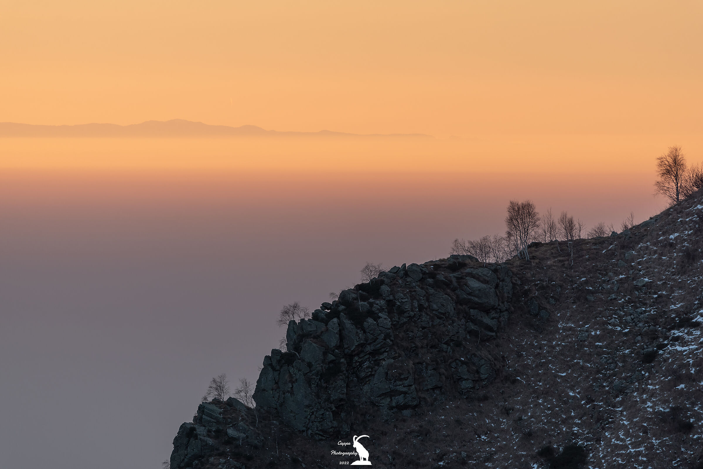 Un tramonto in montagna