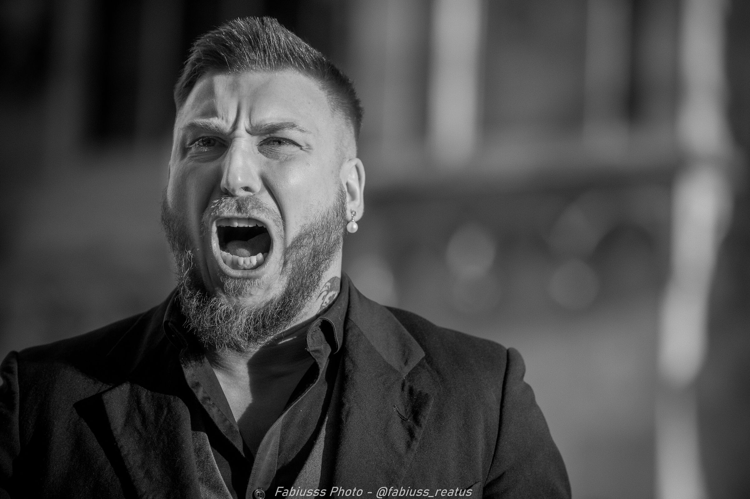 Potenza di voce e di personalità. B&N