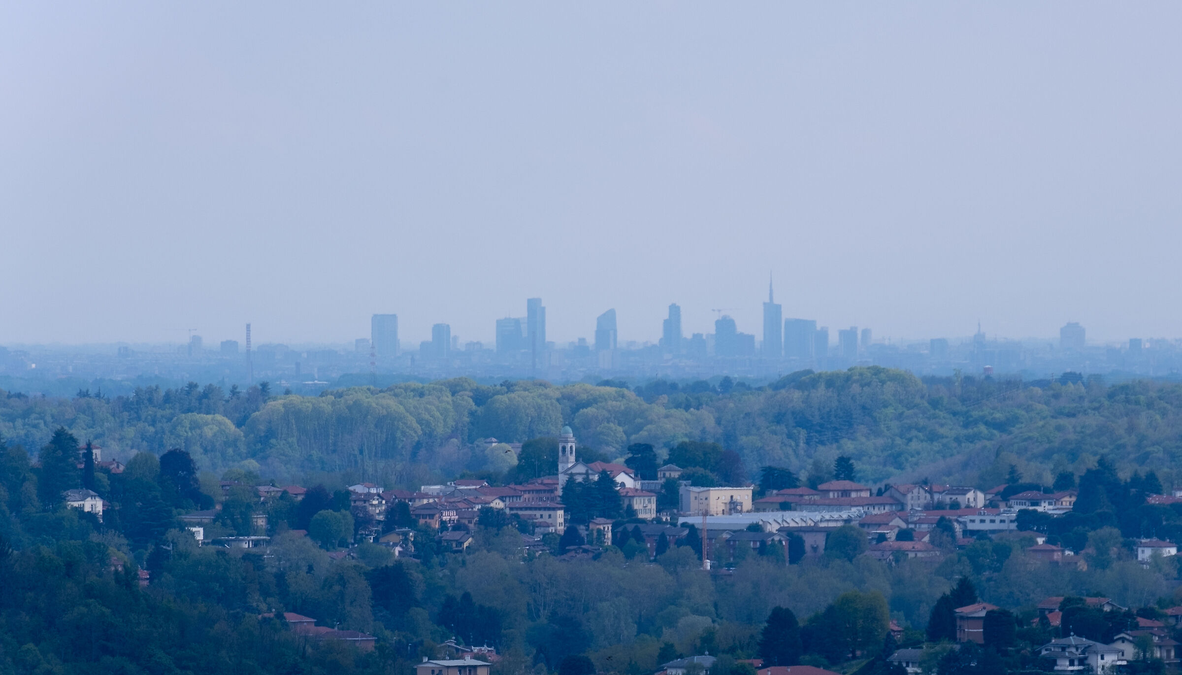 SkyLine of Milan seen from the Spina Verde