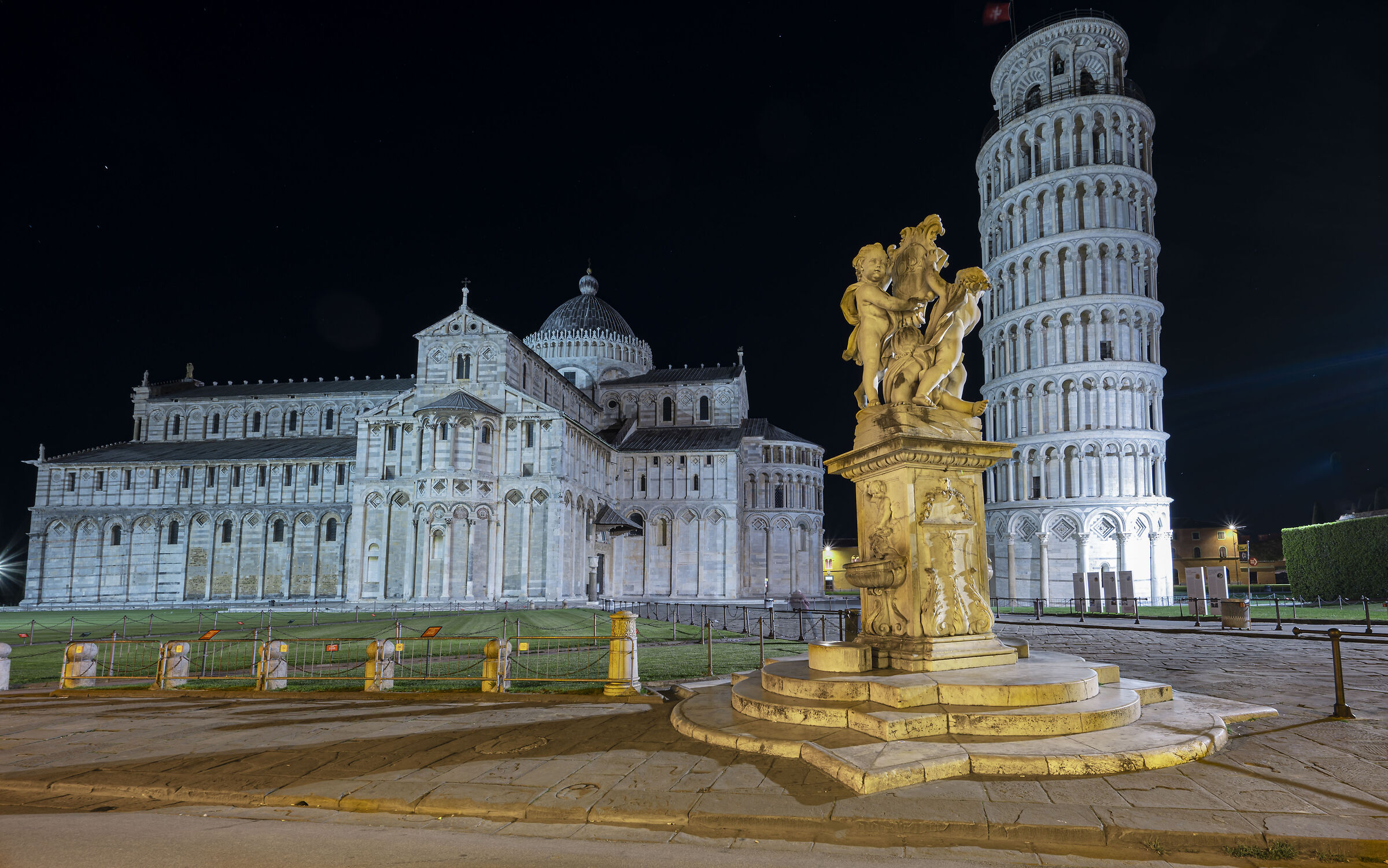 Piazza dei Miracoli-La Fontana dei Putti.