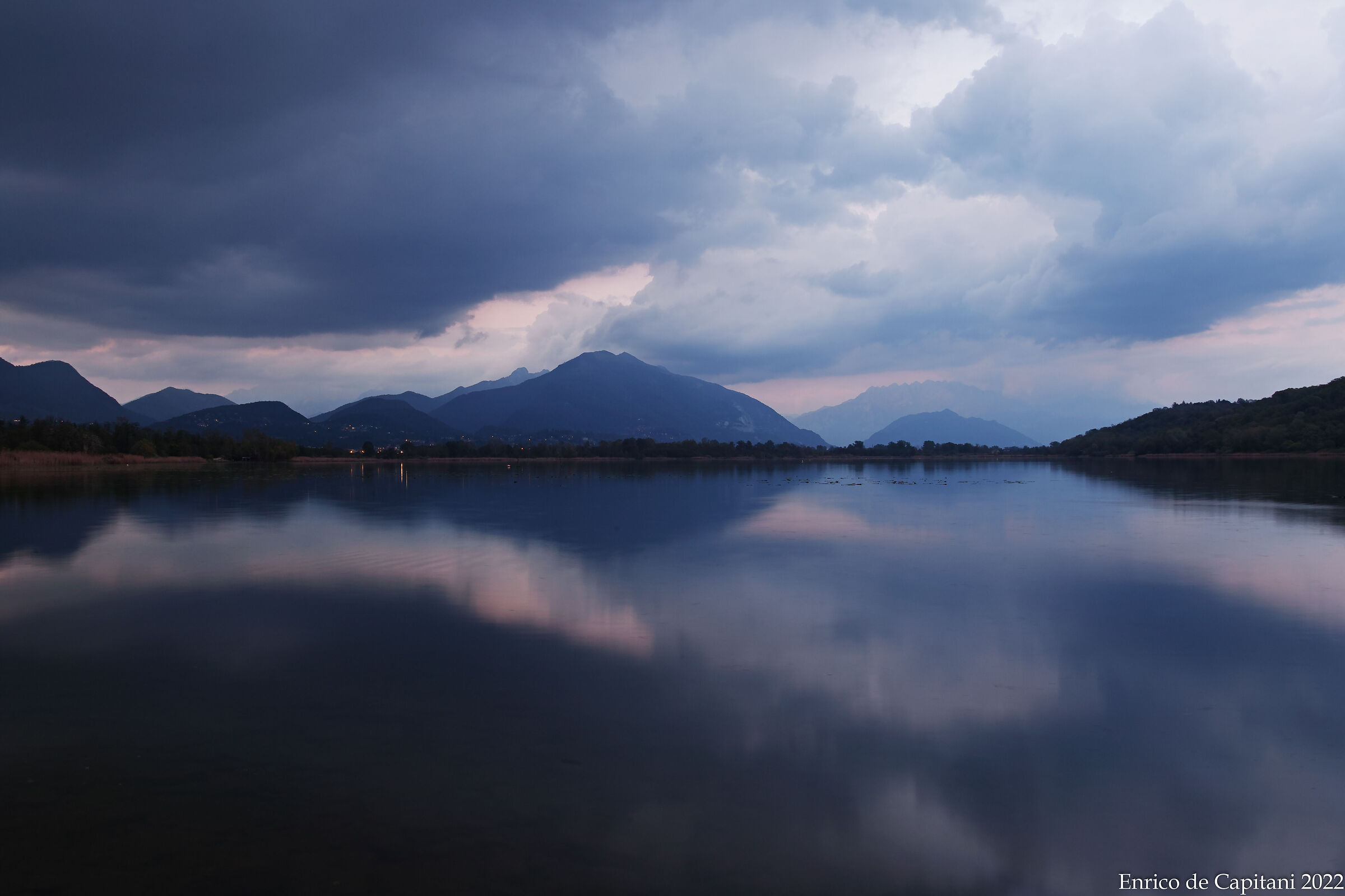 The Grigne that are not there. Lake Alserio