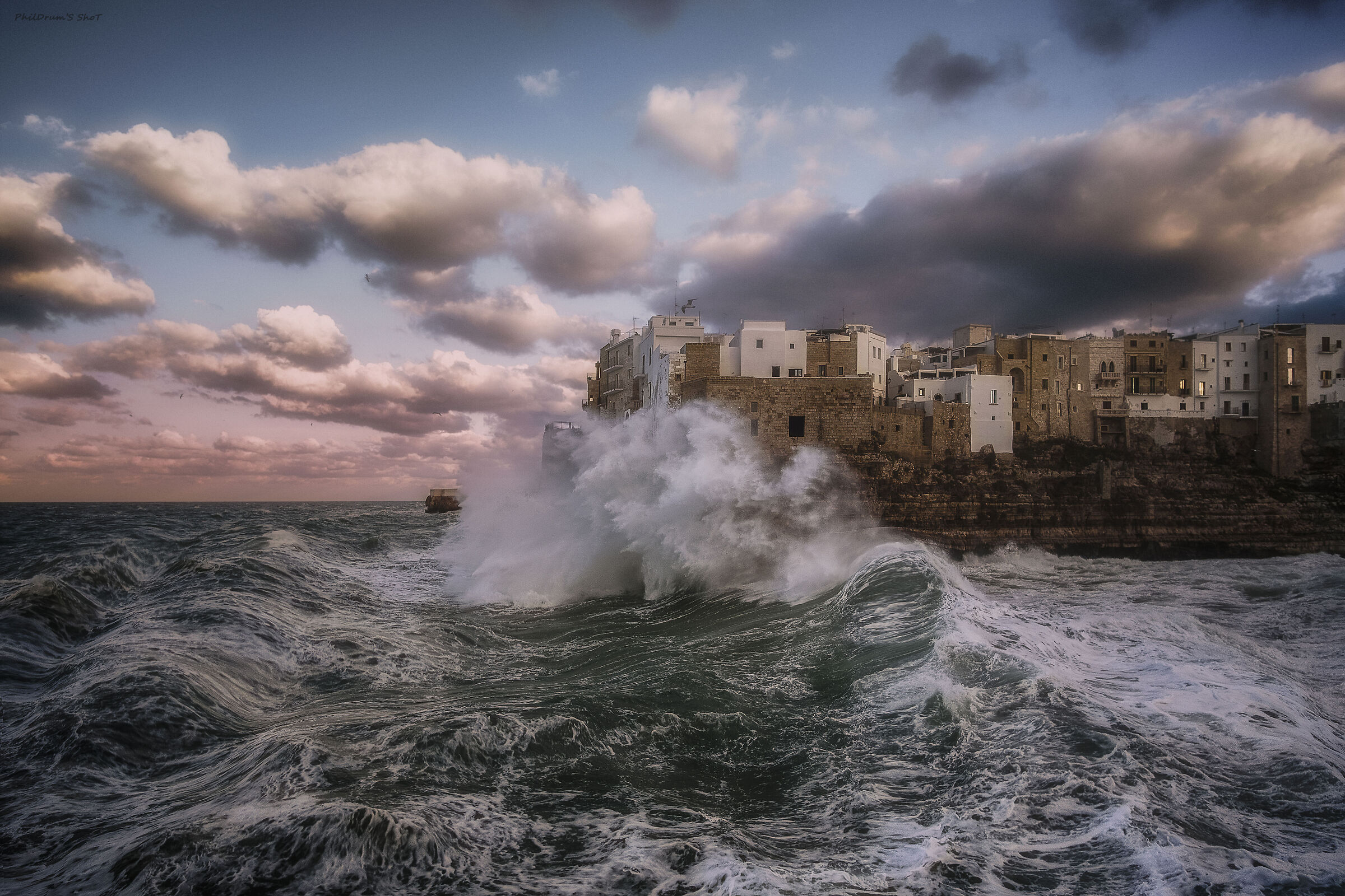 Polignano under Attack