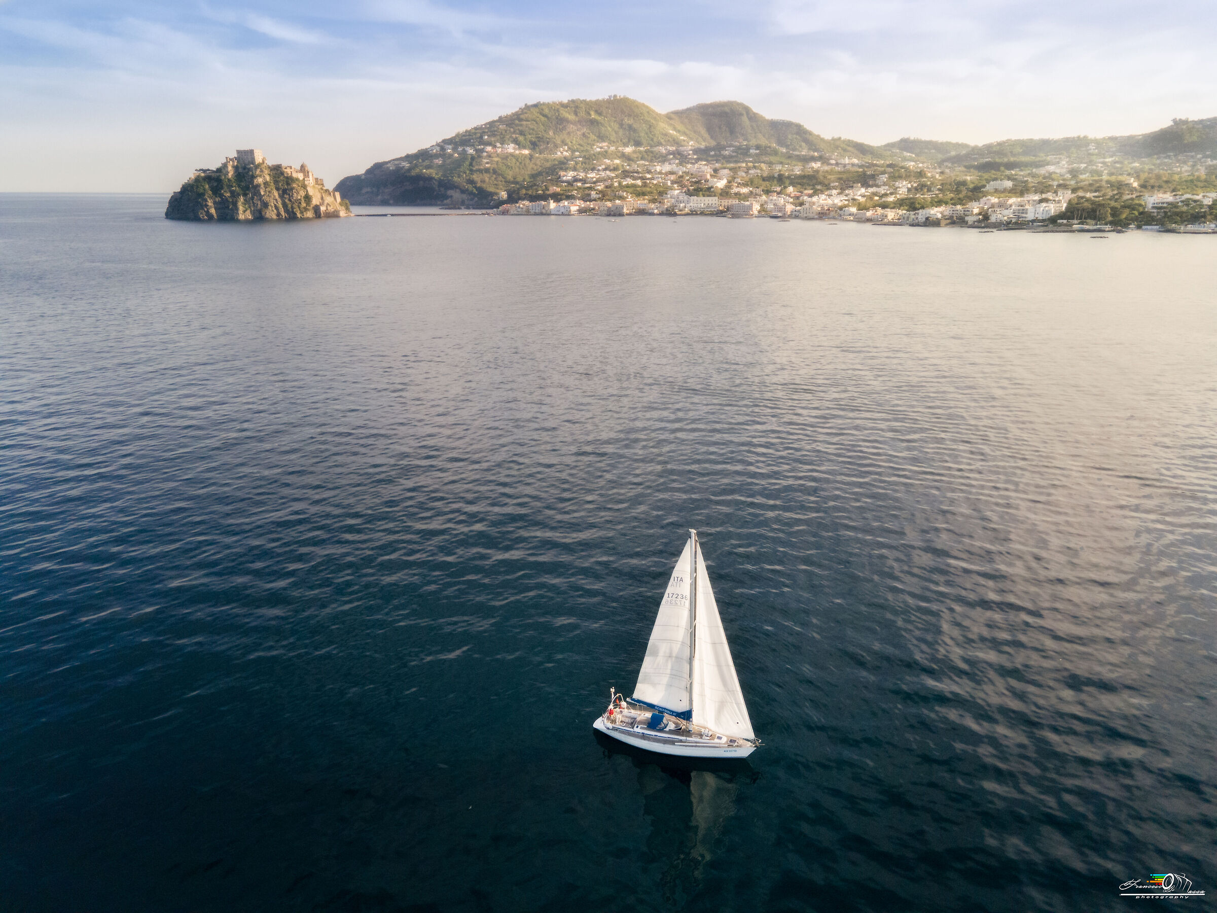 al largo della costa