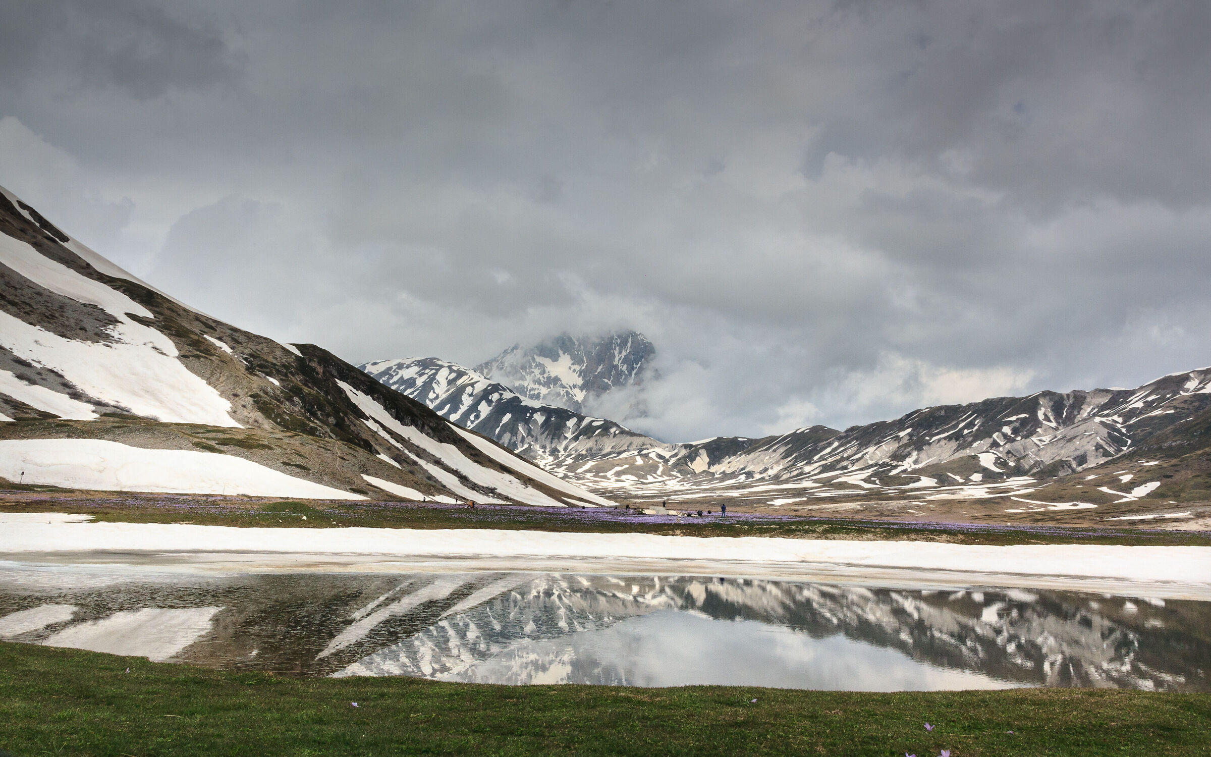 Ai piedi del Gran Sasso
