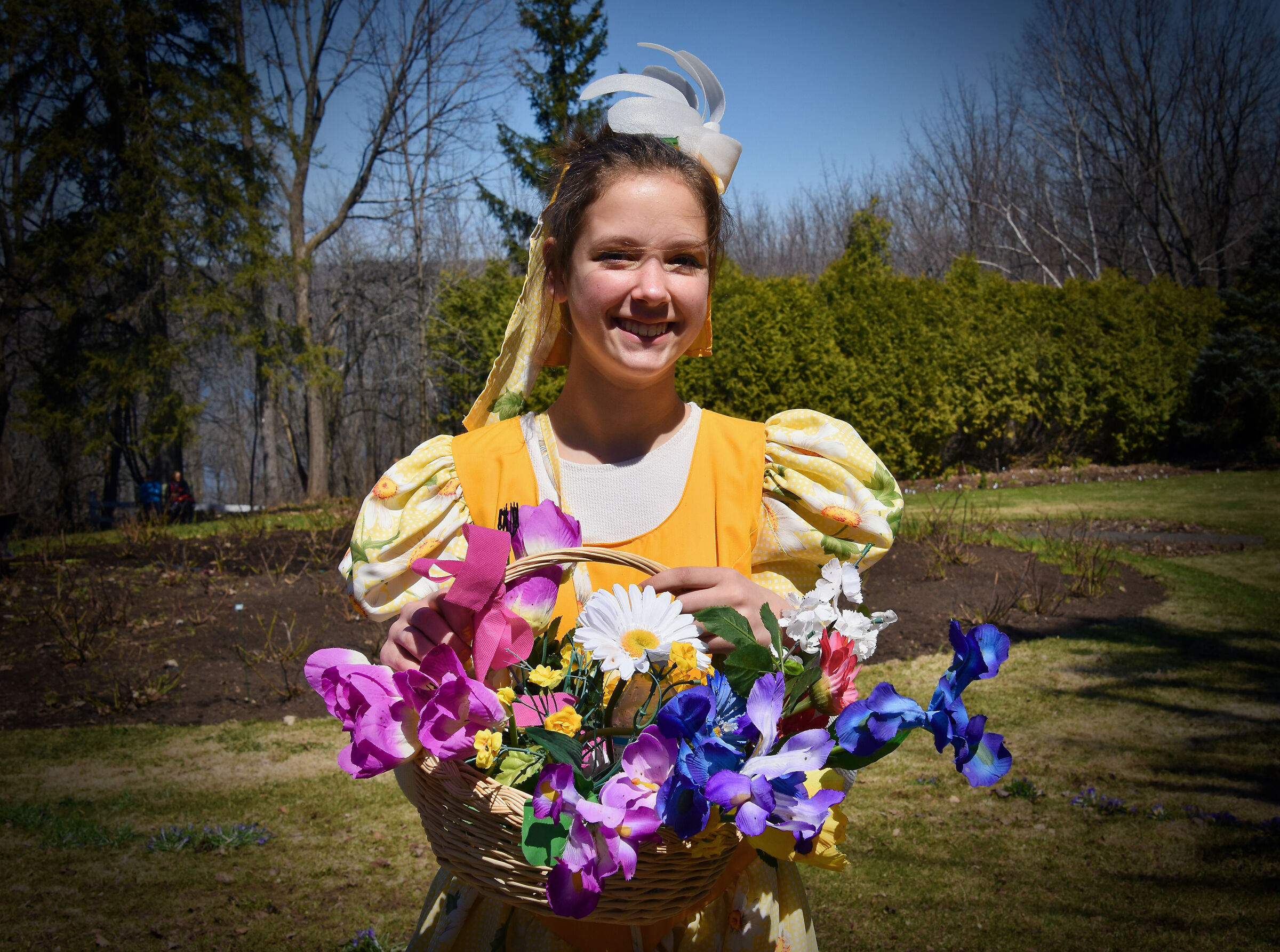 It announces the arrival of the summer season (Summer)