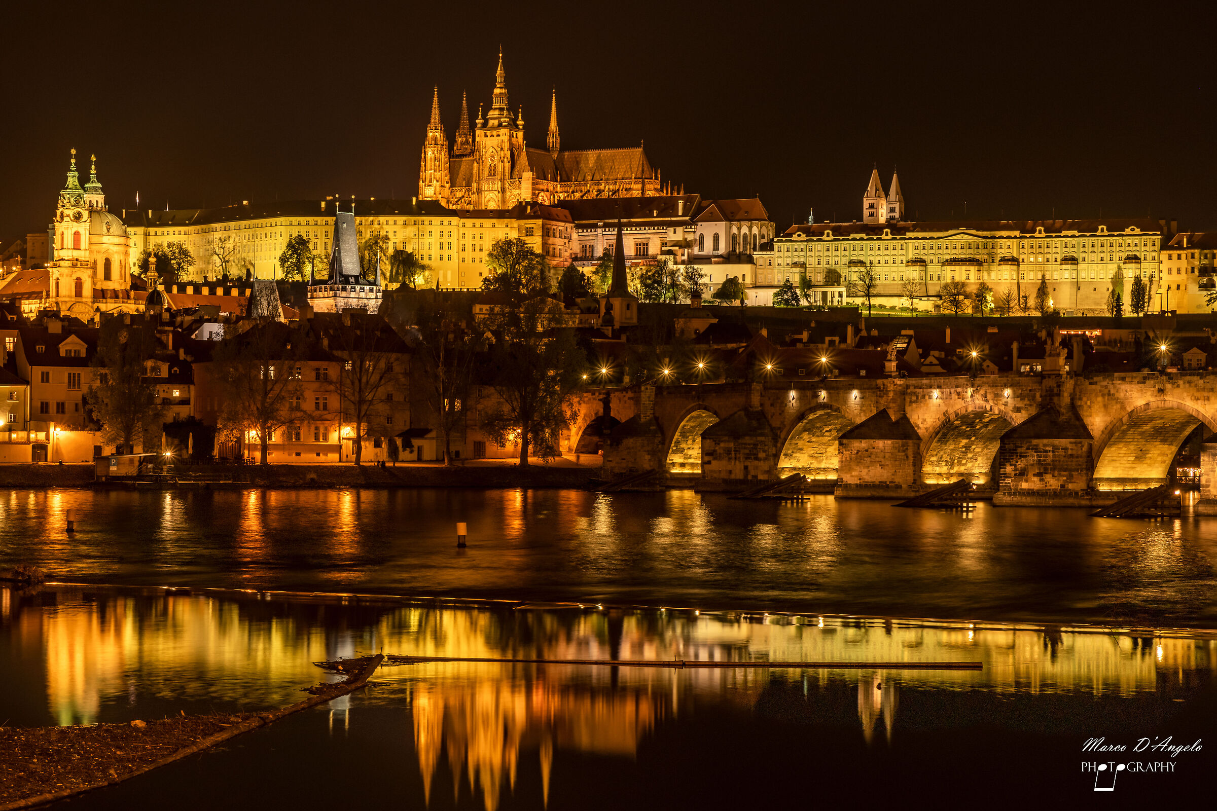 Castello di Praga by night