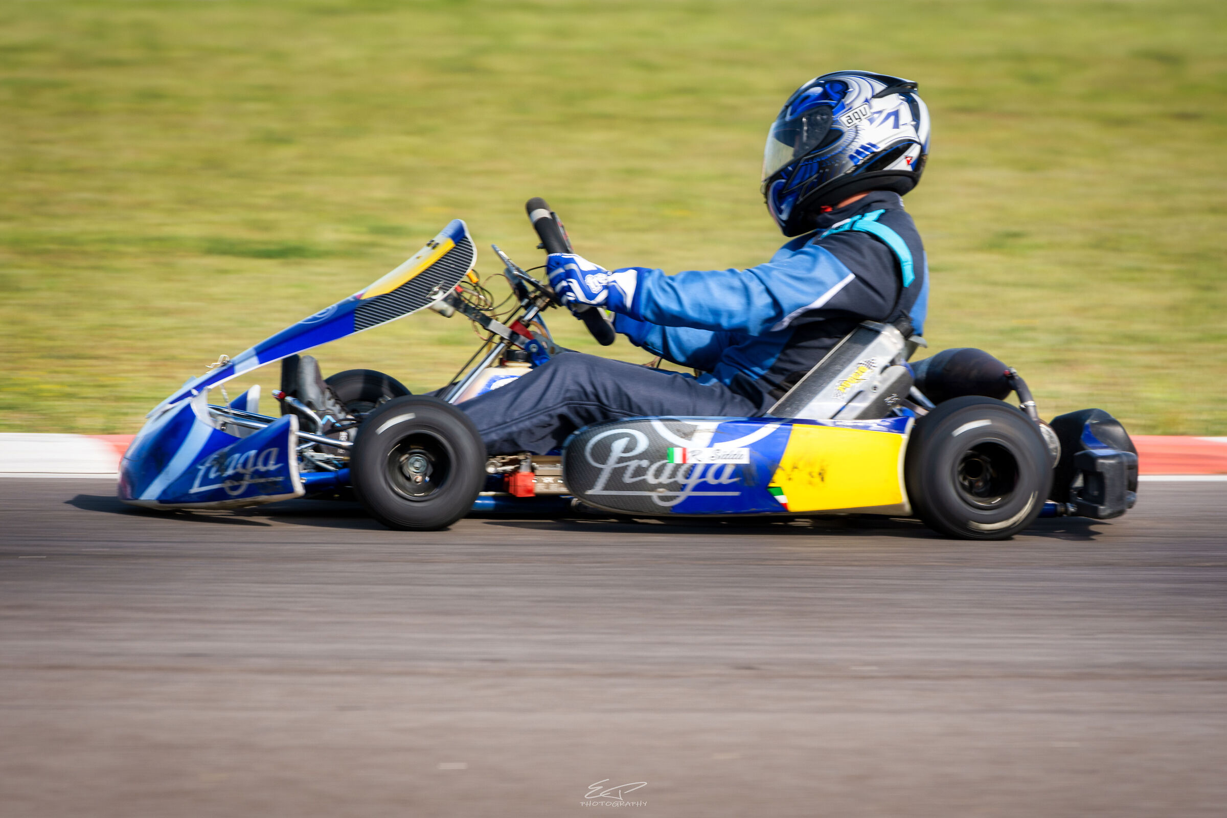 Im moving up 'n down like a rollercoaster