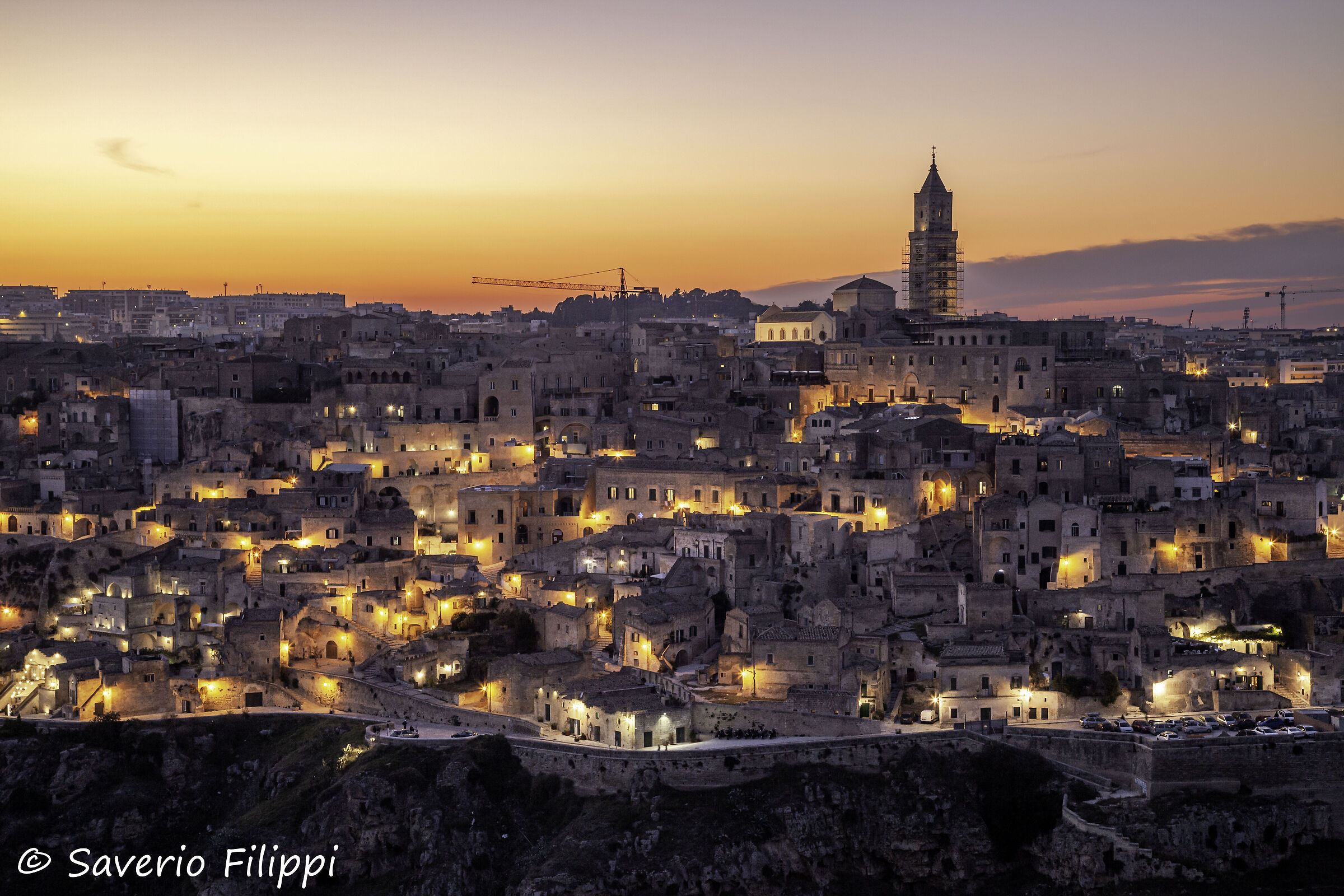 Le luci si accendono sui Sassi