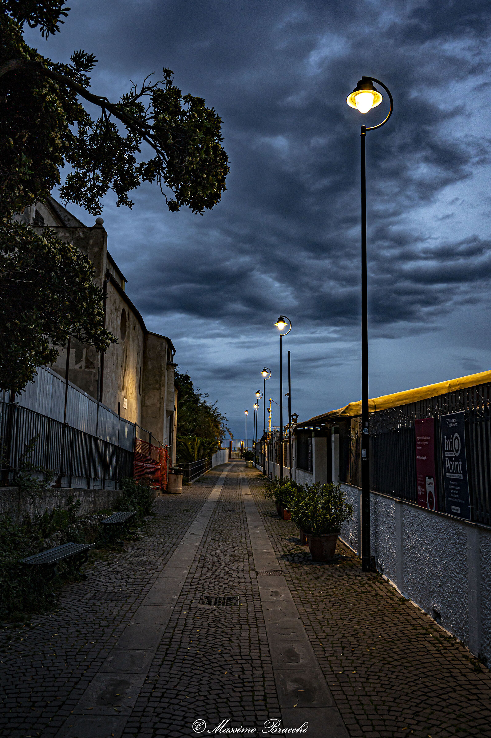 Serata piovosa, passeggiando. (Genova)