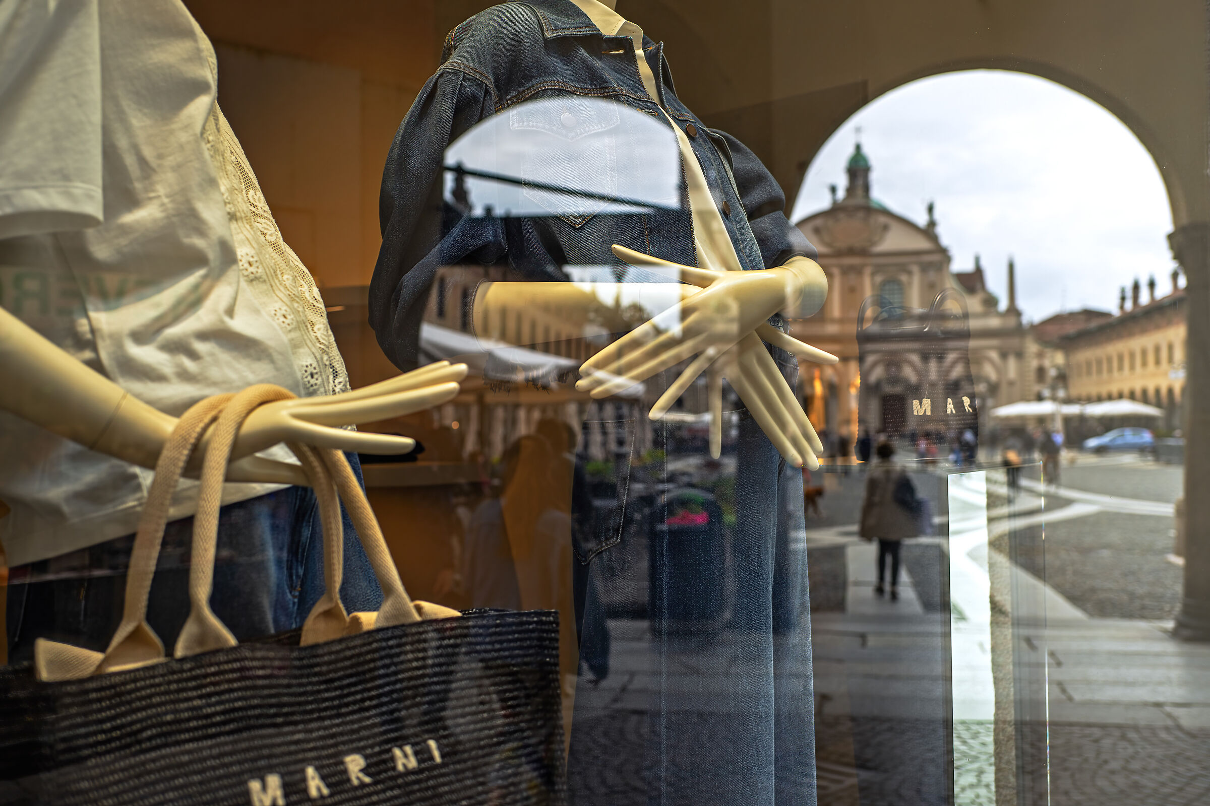 Le mani sulla città