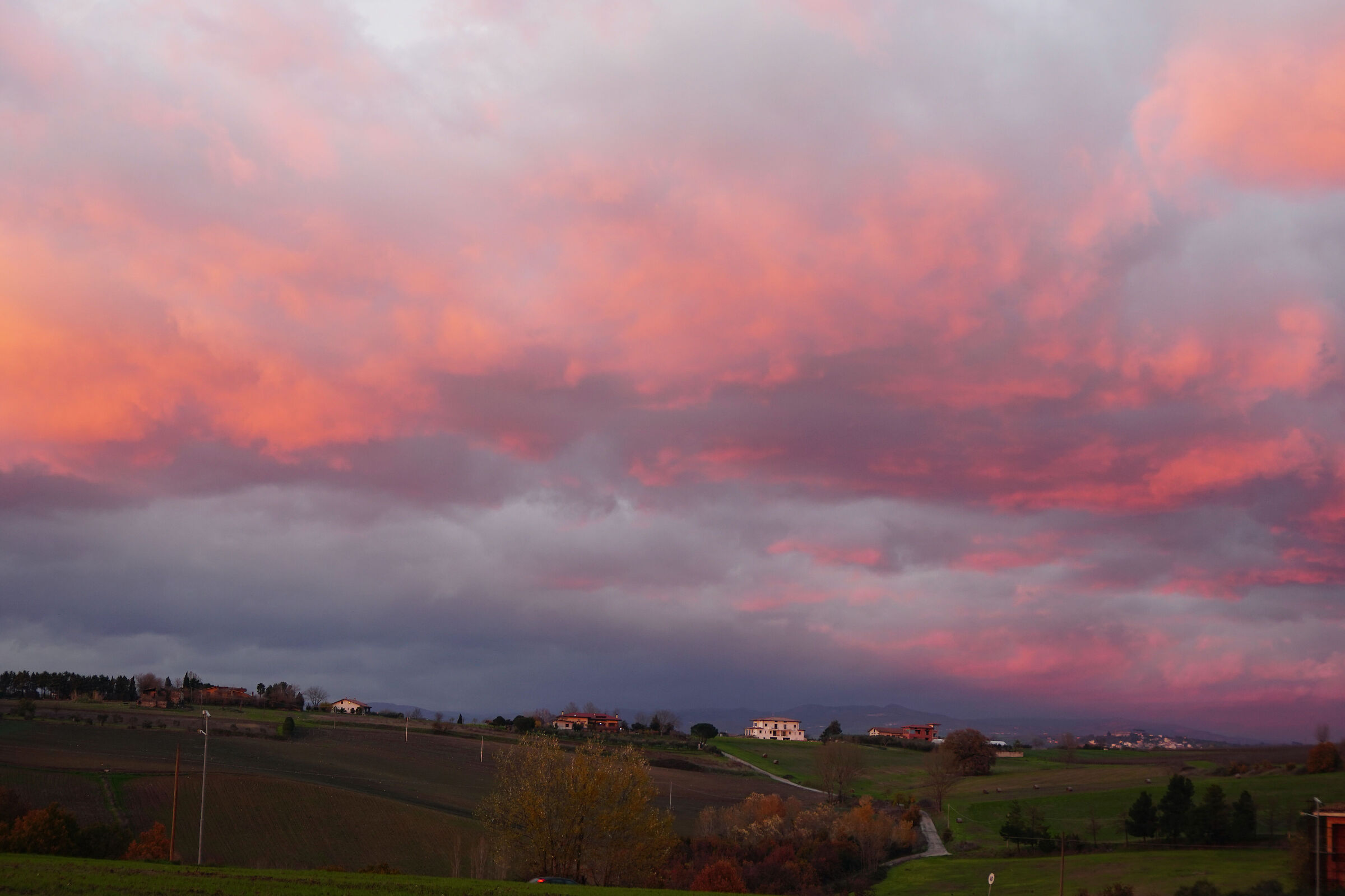 ...in quelle sere che si incendia il cielo