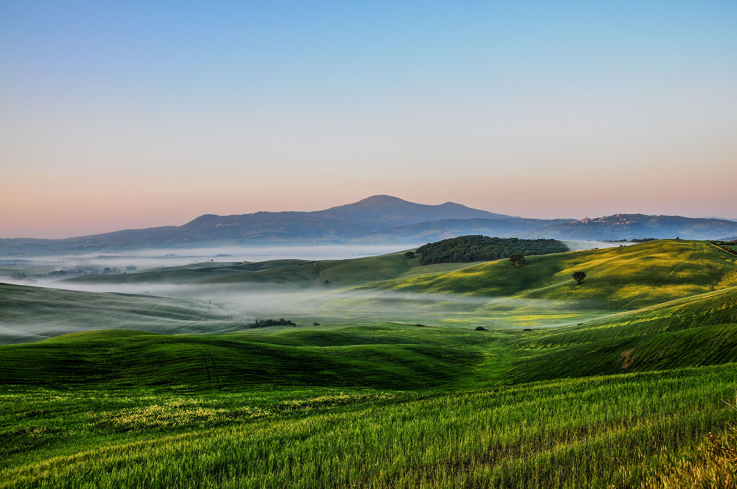 Val d'Orcia alba 11 May