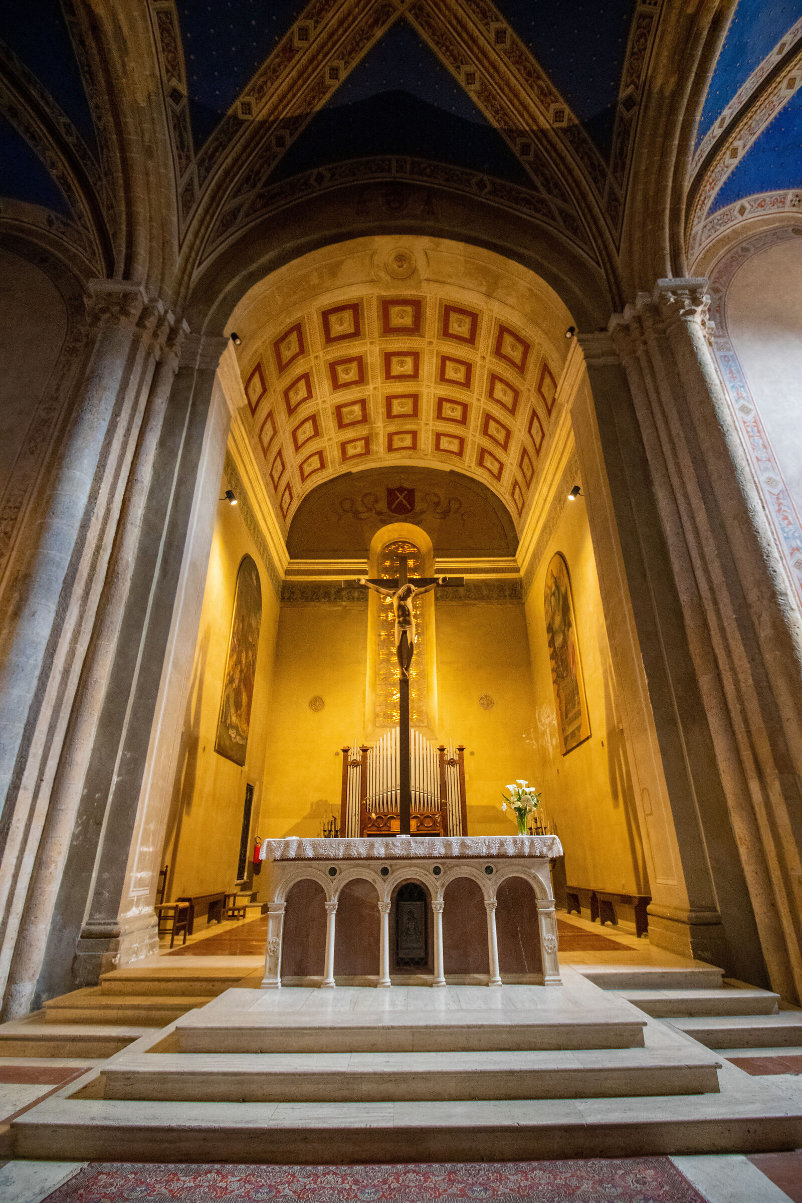 All'ombra della croce