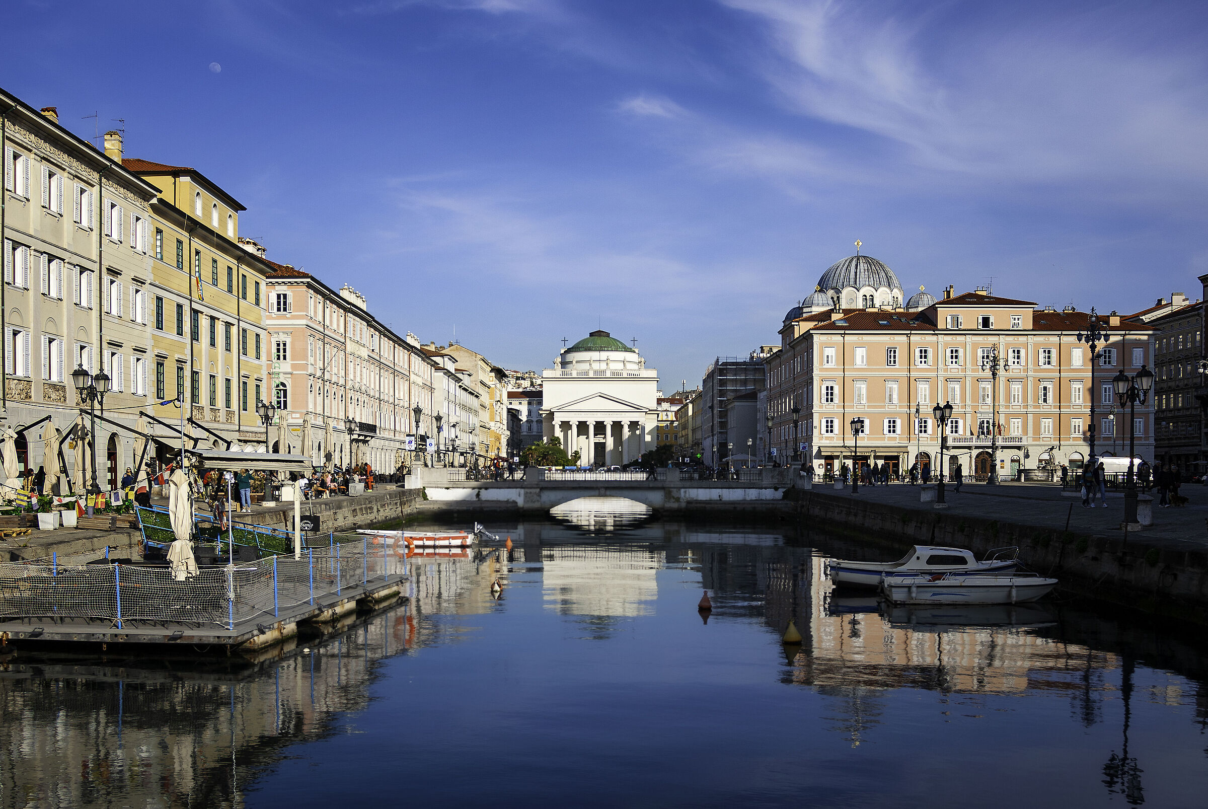 Walking through Trieste with the Nikon D200