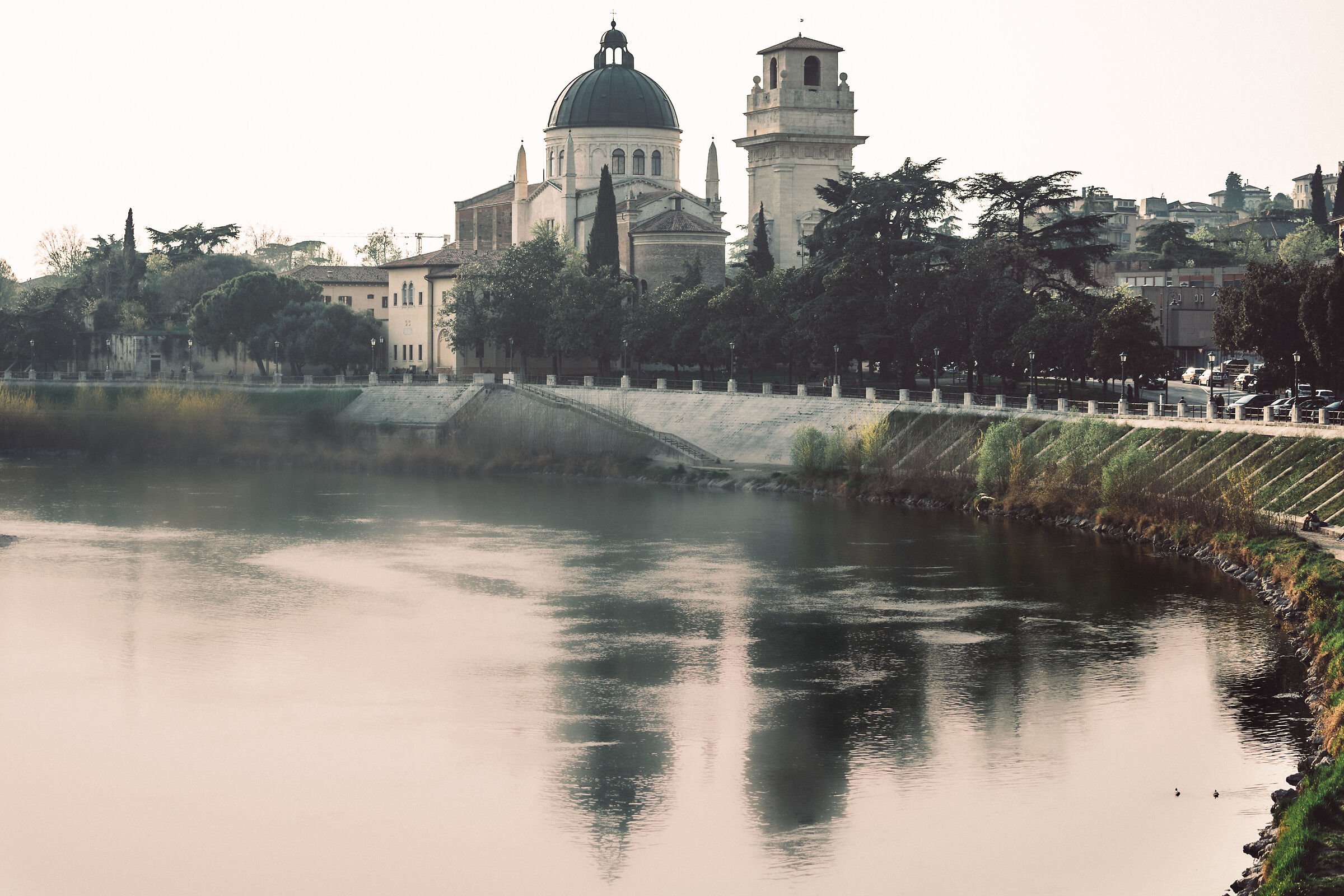 Vista dal basso dell'adige di San Giorgio in Braida