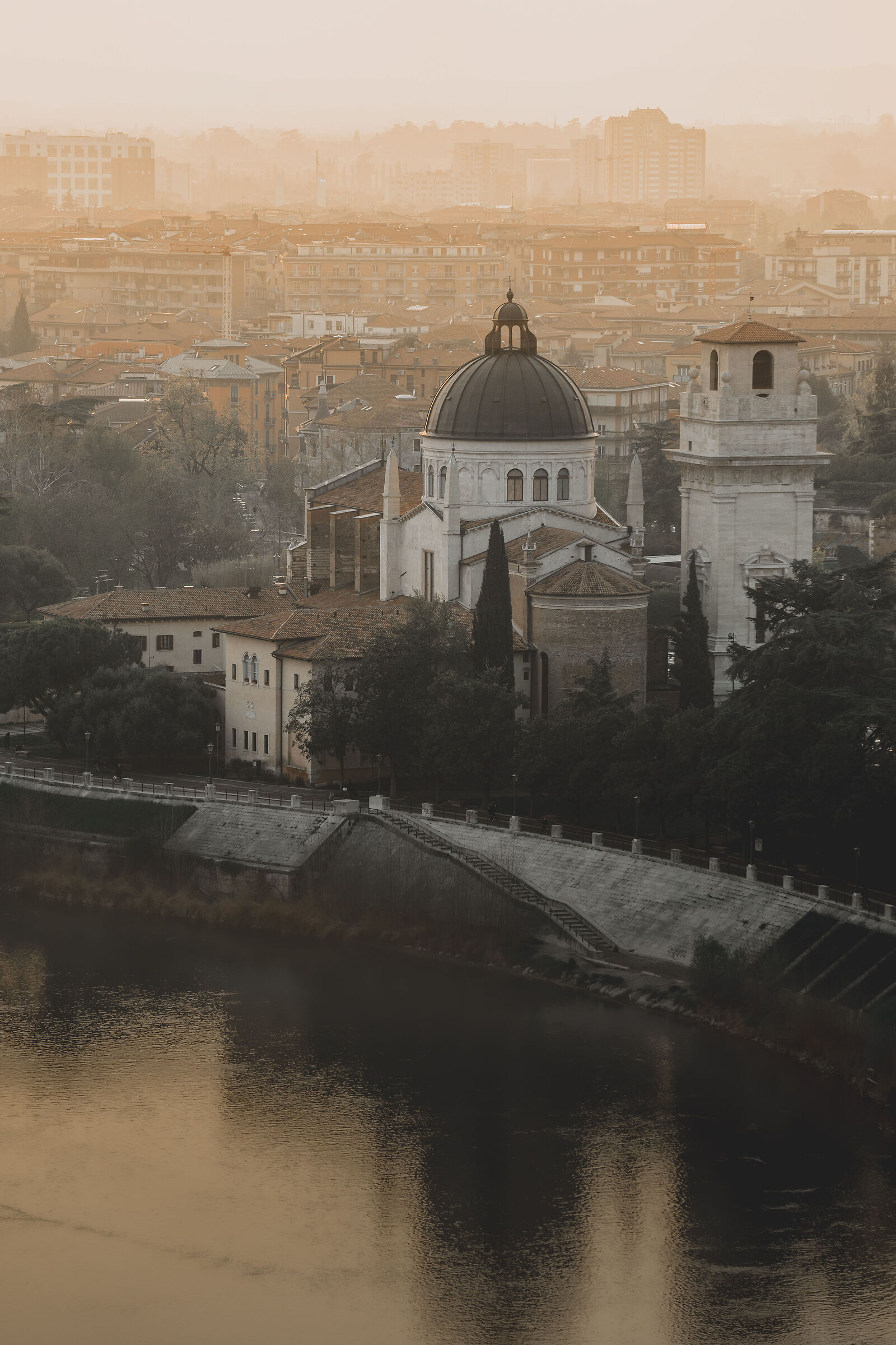 Parrocchia di San Giorgio in Braida in giallo