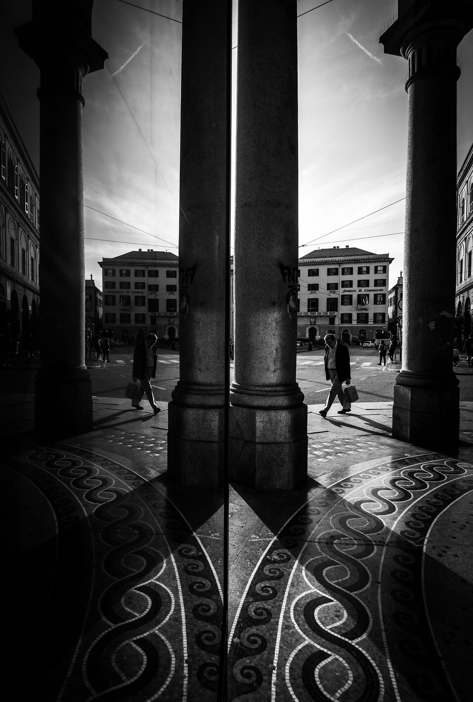 L'uomo con la borsa.