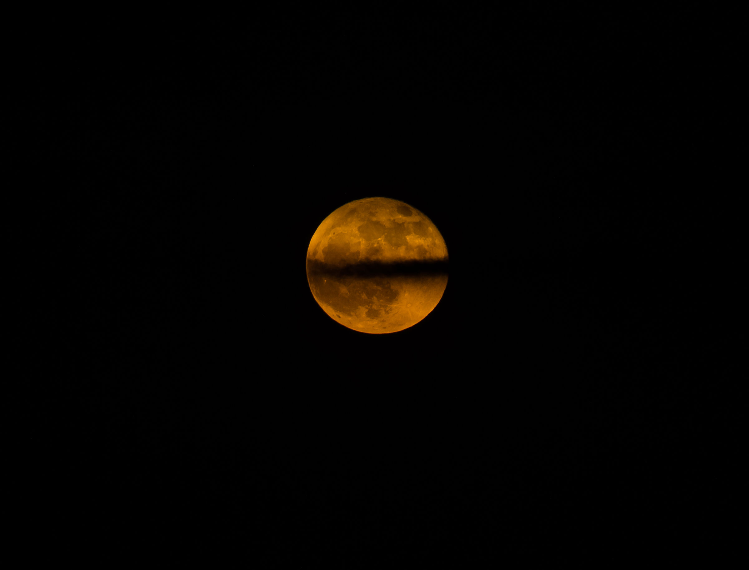SUPER MOON ... MODEL PAC-MAN