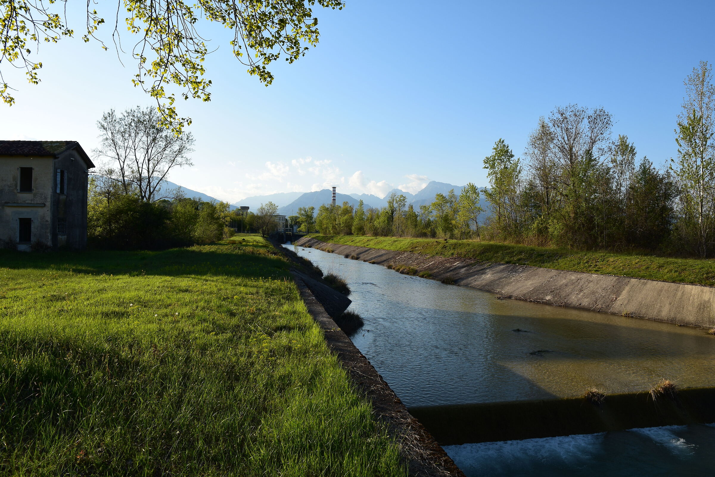 Small hydroelectric power plant