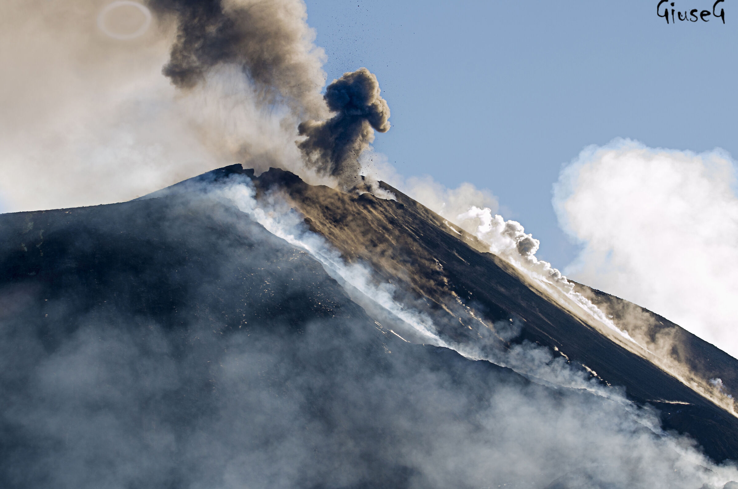 Fractures and Gas Rings