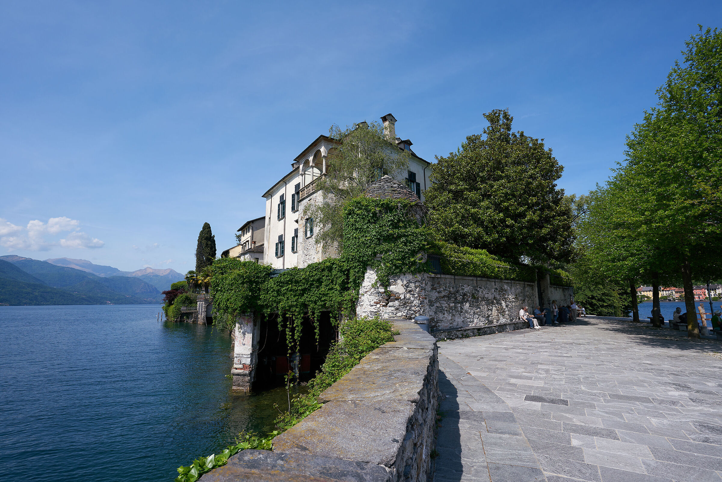 Lago d'Orta scorcio da San Giulio