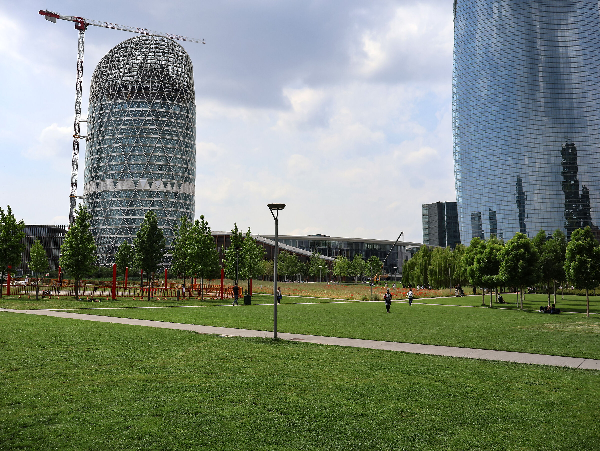 Sample Canon RF S 18-45mm @ 18mm