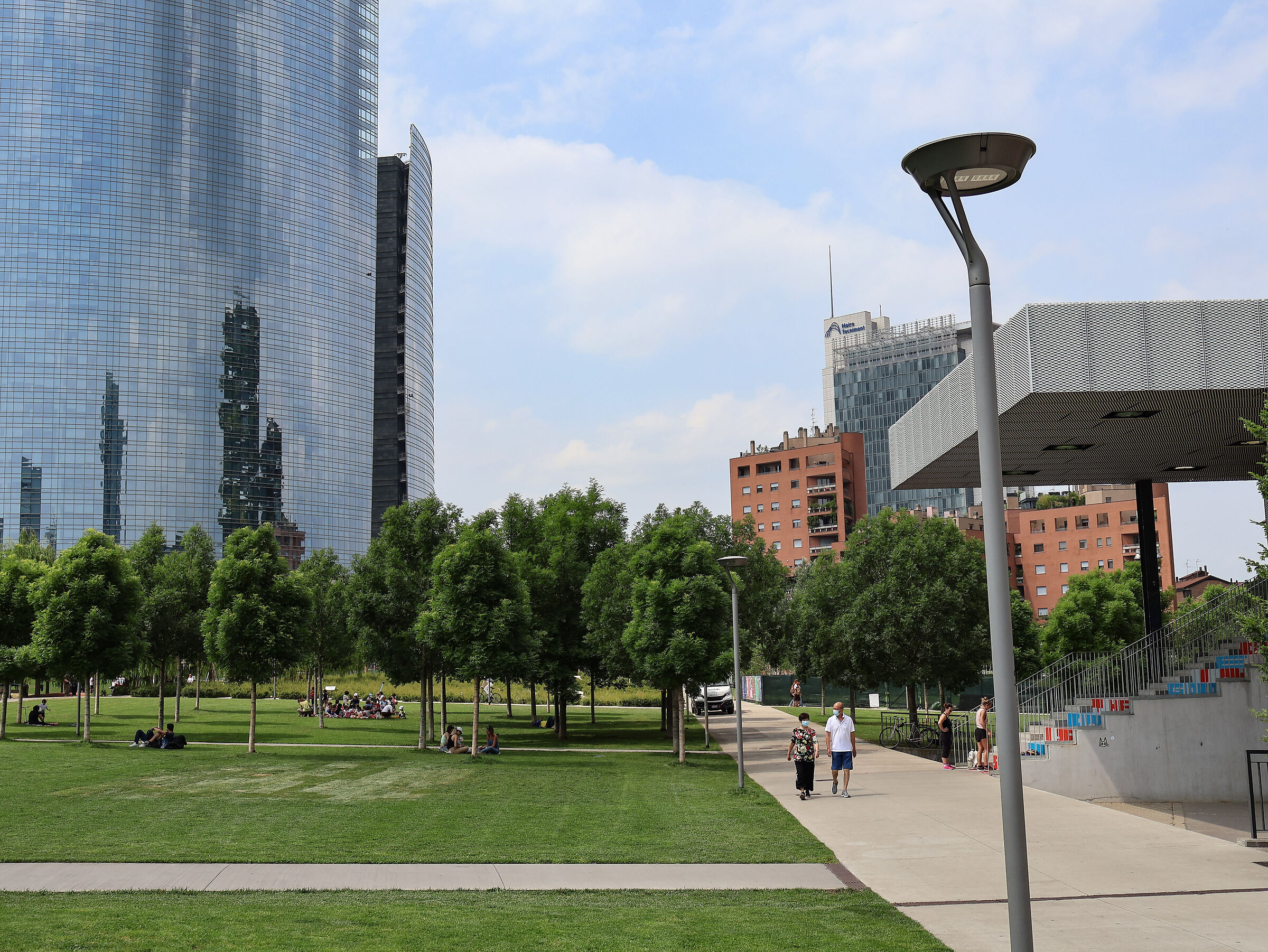 Sample Canon RF S 18-45mm @ 24mm