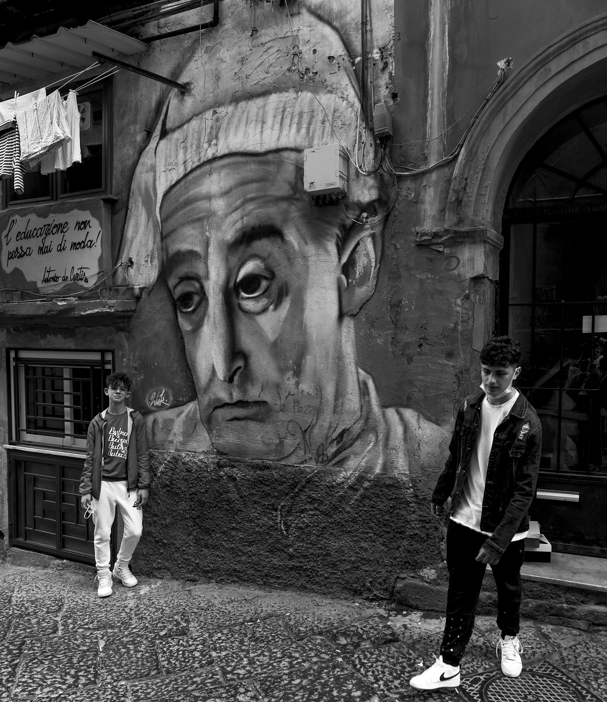 Totò and the young people