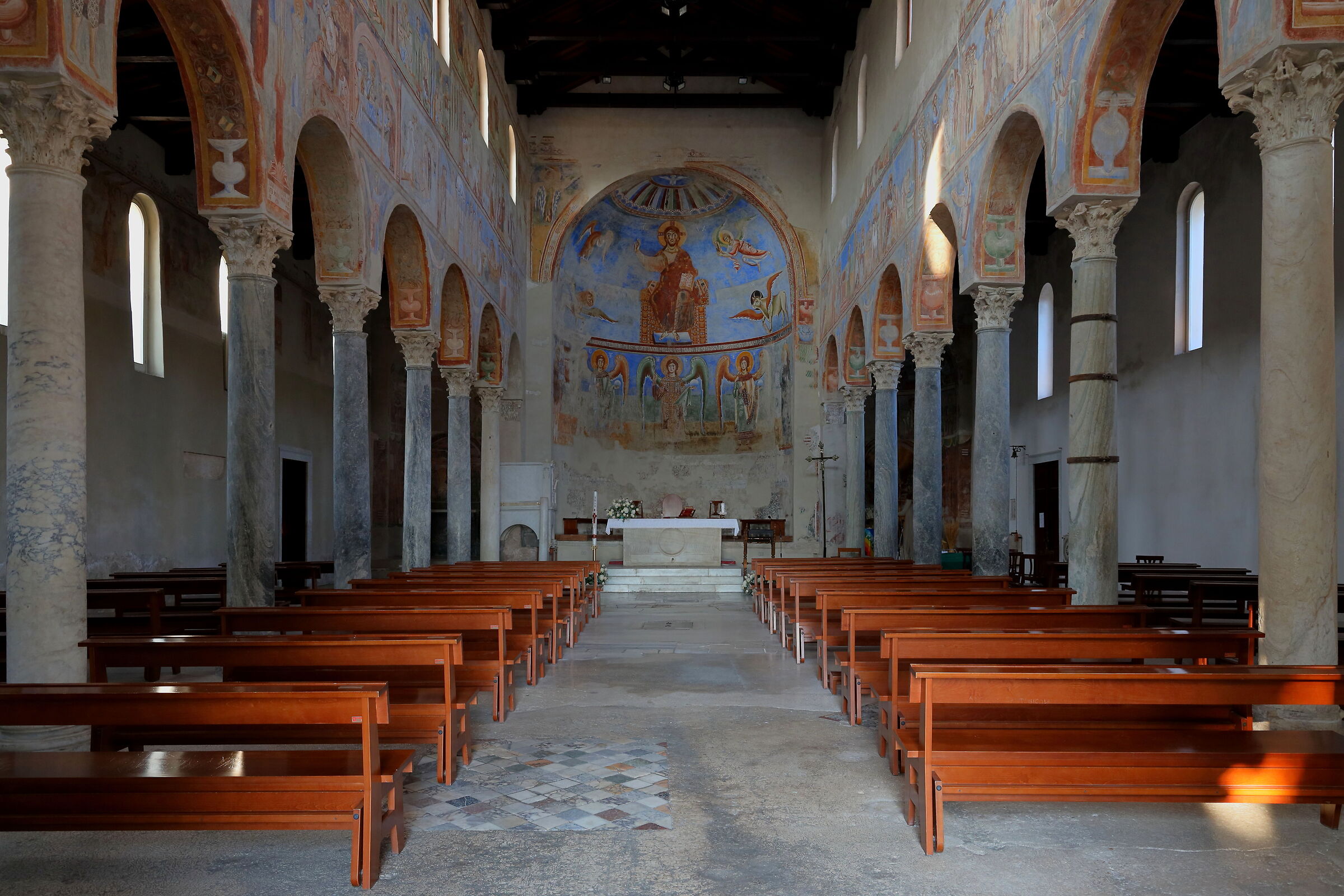 The frescoes of Sant'Angelo in Formis