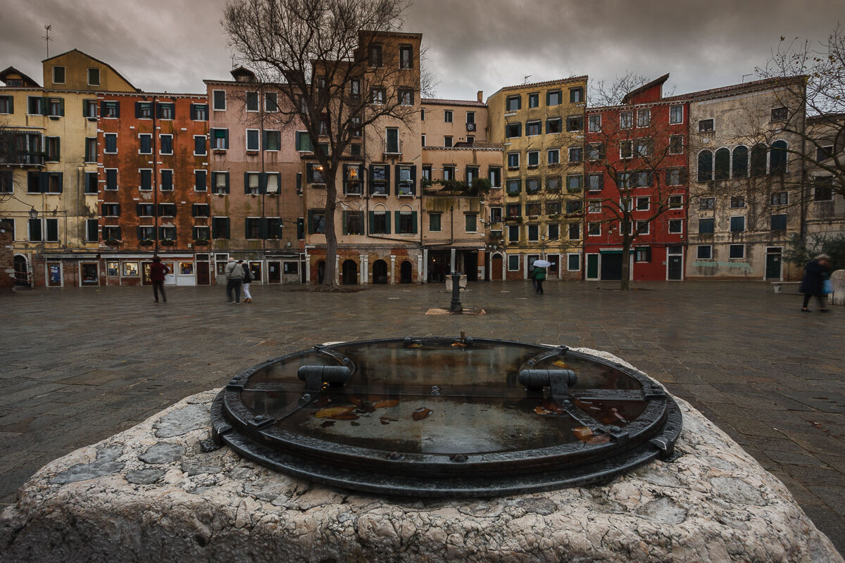 At the camp of Ghetto Nuovo ...