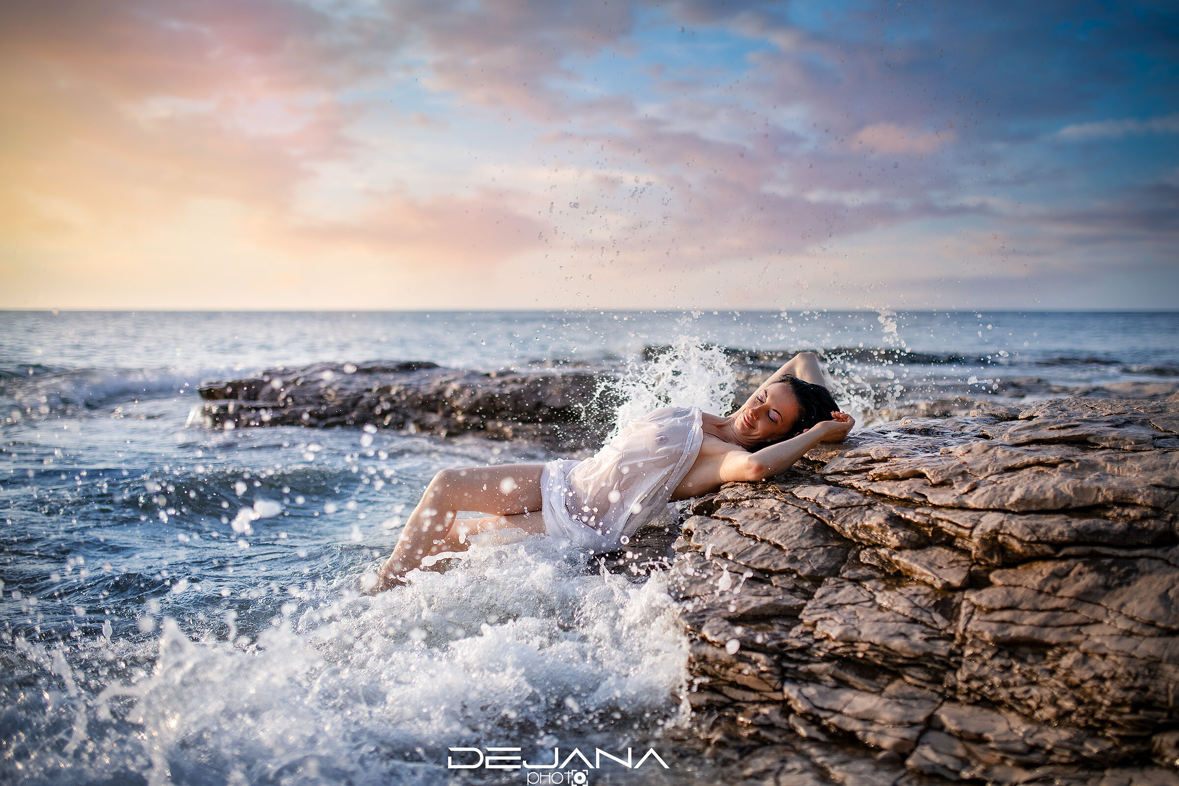 Kissed by the Sun, embraced by the Sea..