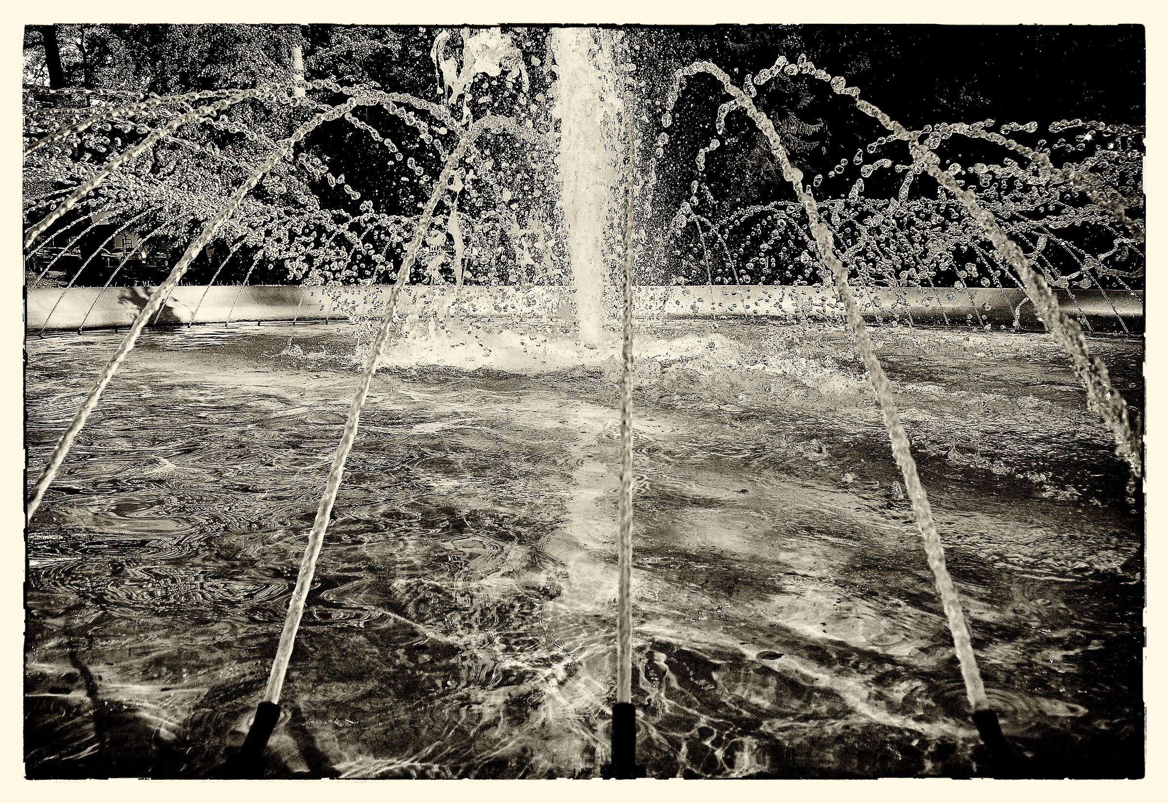 fountain black and white