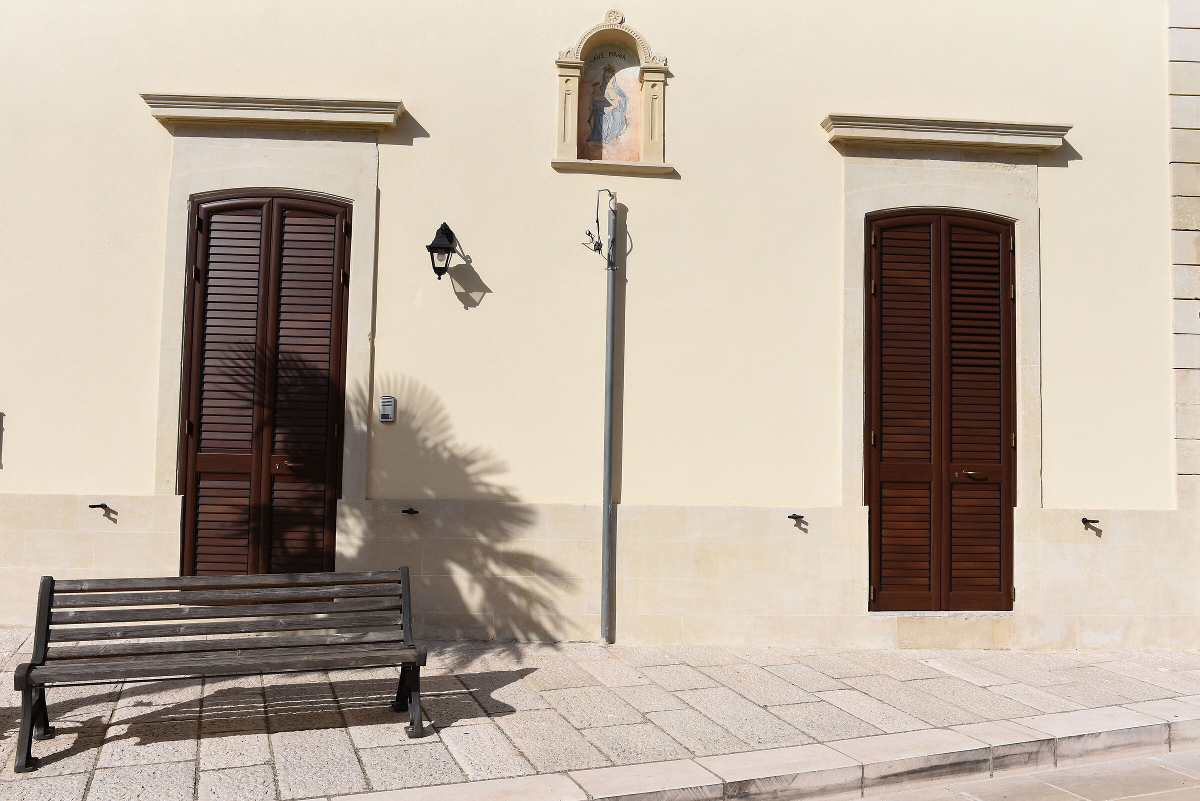 " Shadows " 1/ 4. 0 0 0, F. 6.7- Tamron 35, 1.4