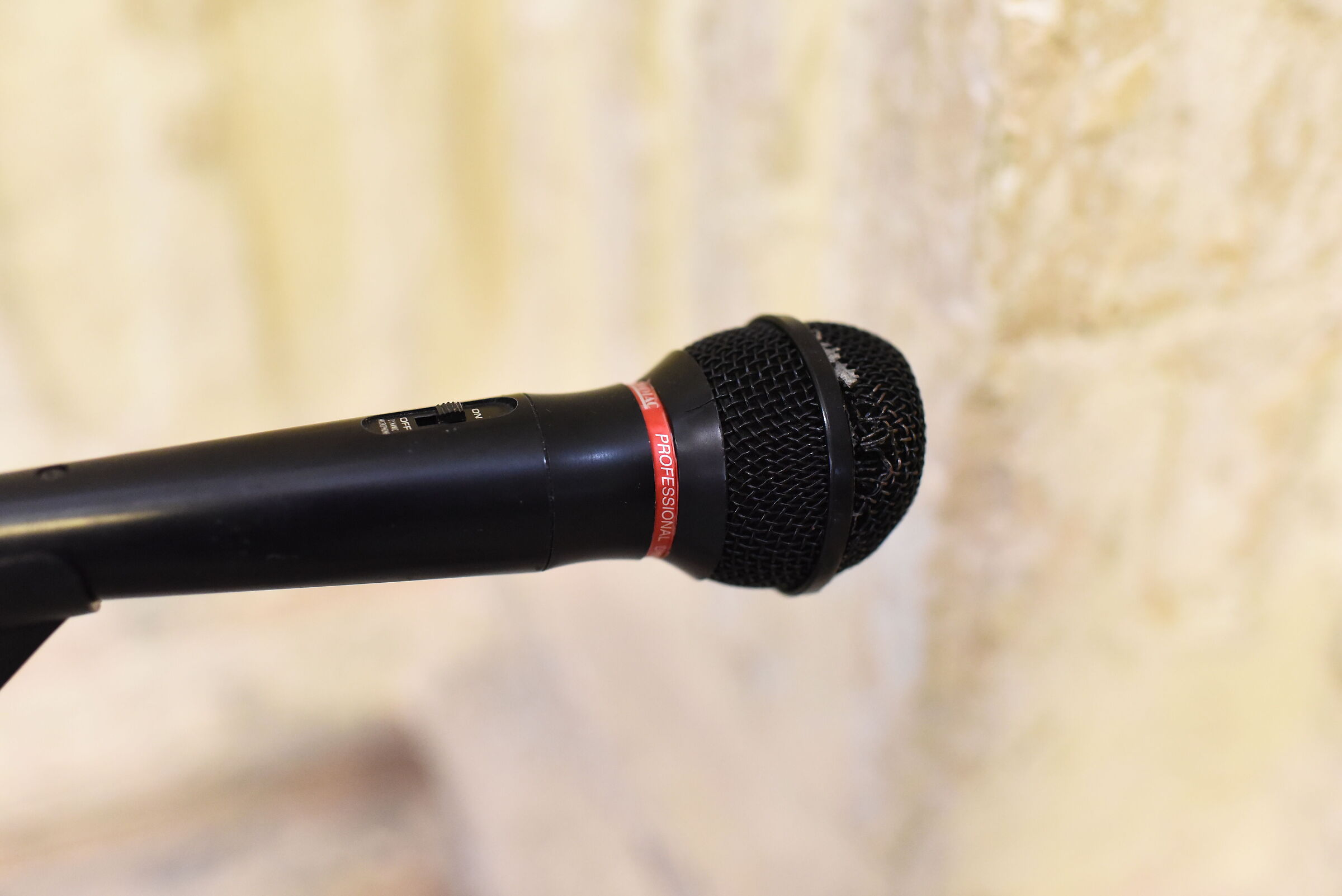 " ISO 8.0 0 0, 1/ 125, F. 2.8- Tamron 35, 1.4 usd