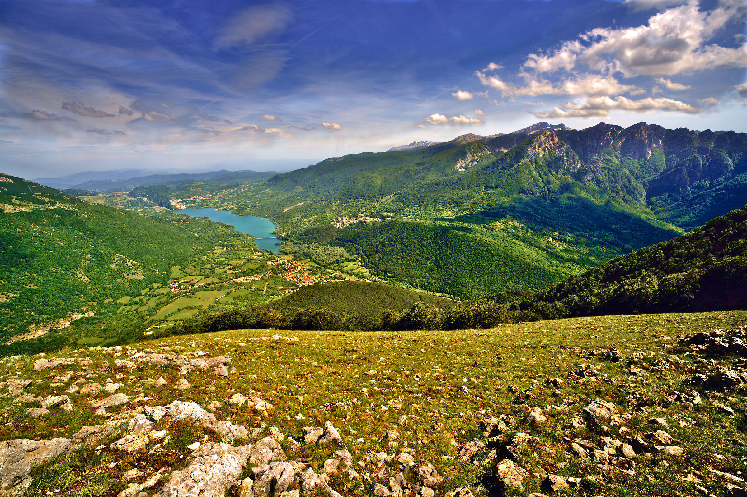 Lake Barrea from Monte Mattone