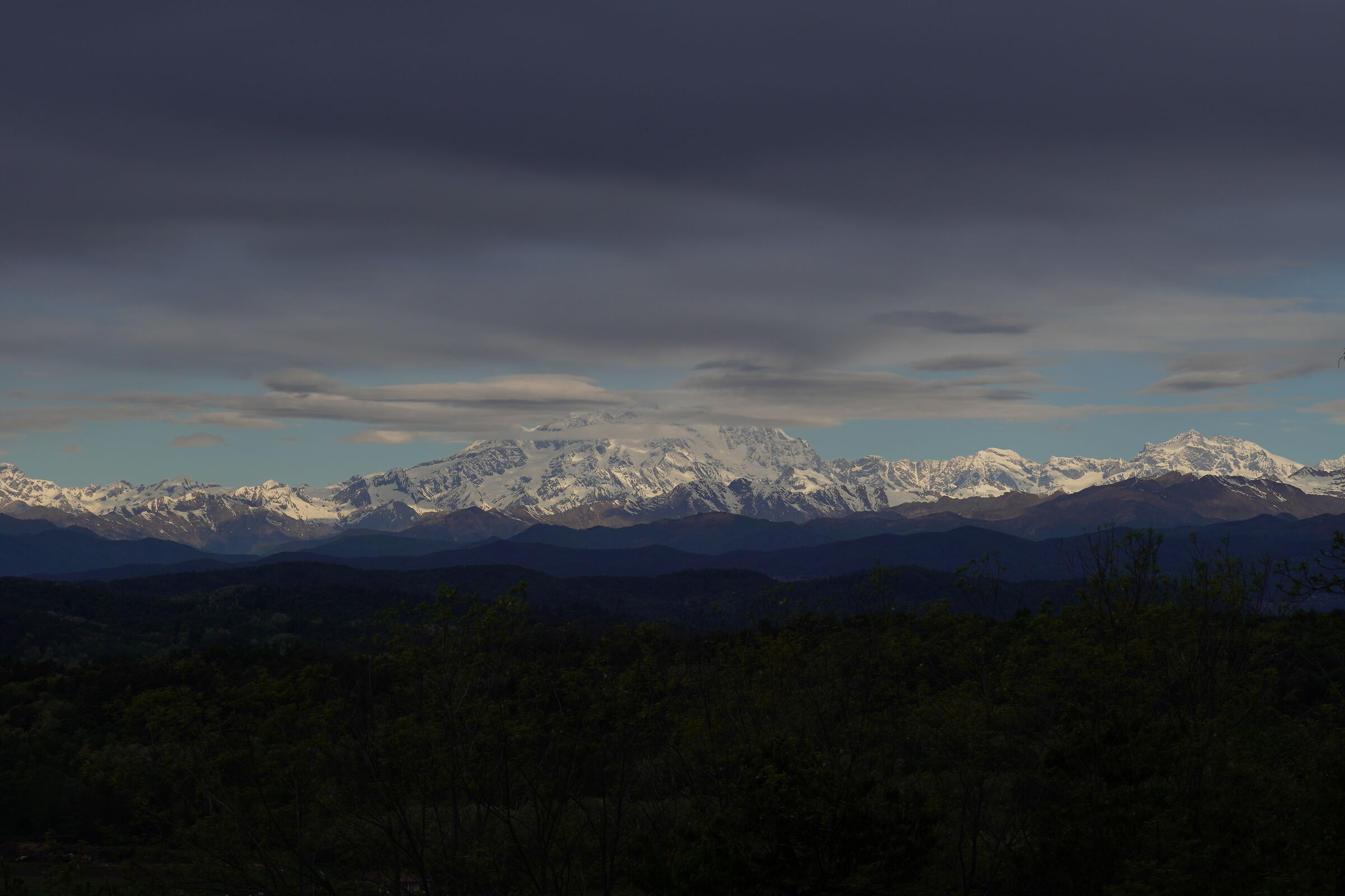 Monte Rosa con cappello