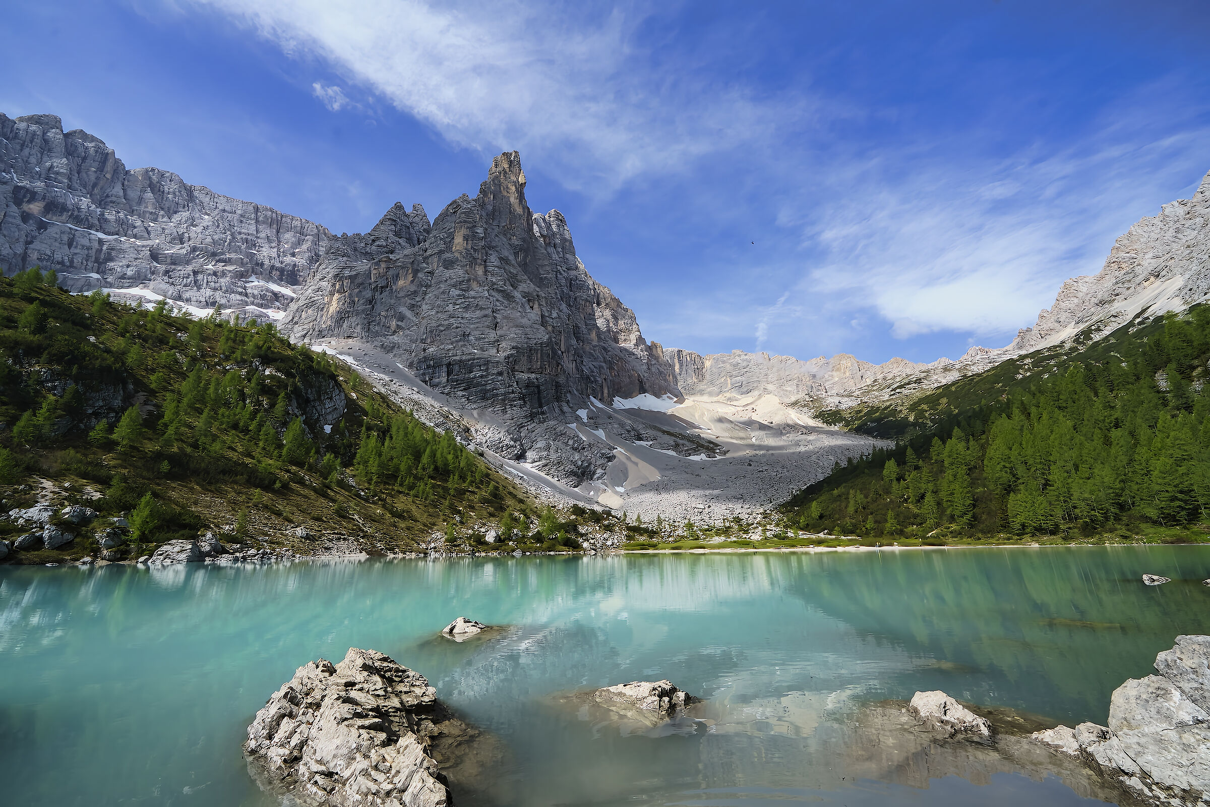 Laghetto del Sorapiss ed il " Dito di Dio "