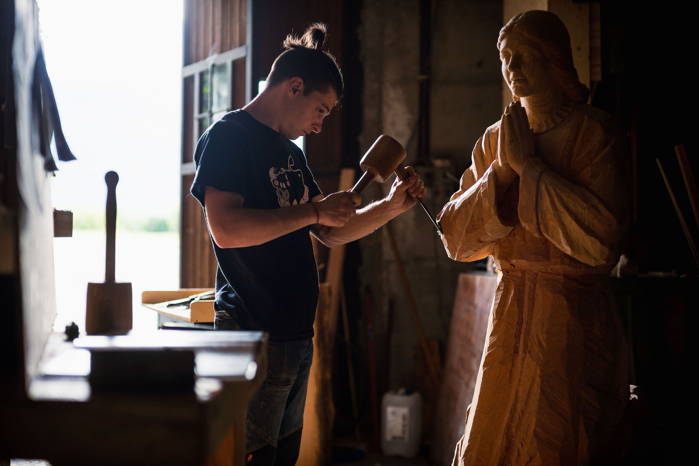 " A prayer that tastes of wood "