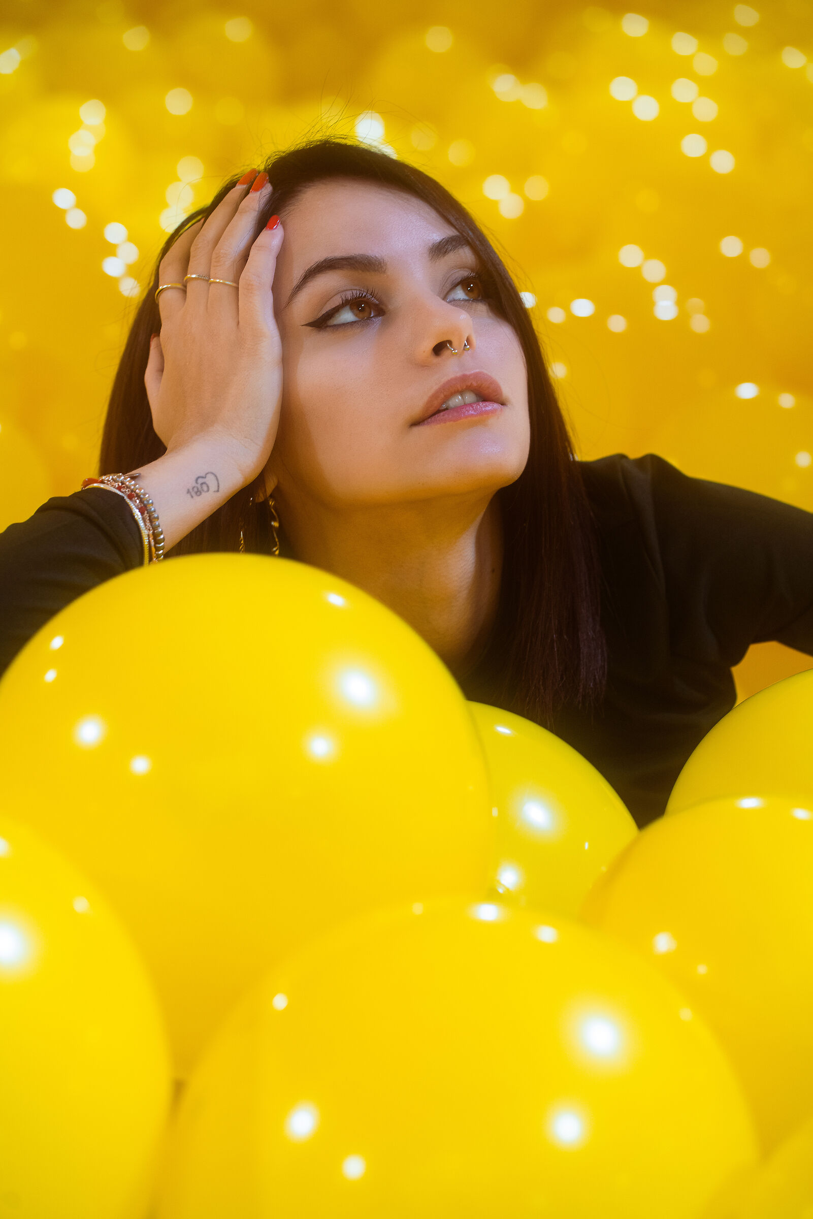 Eleonora Zars in giallo