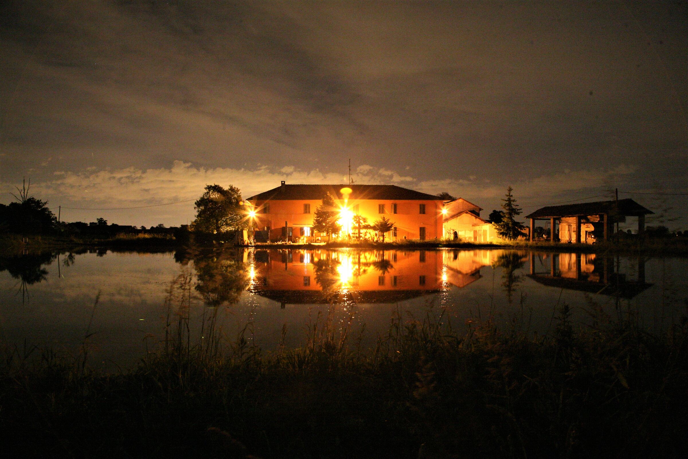 la notte in cascina