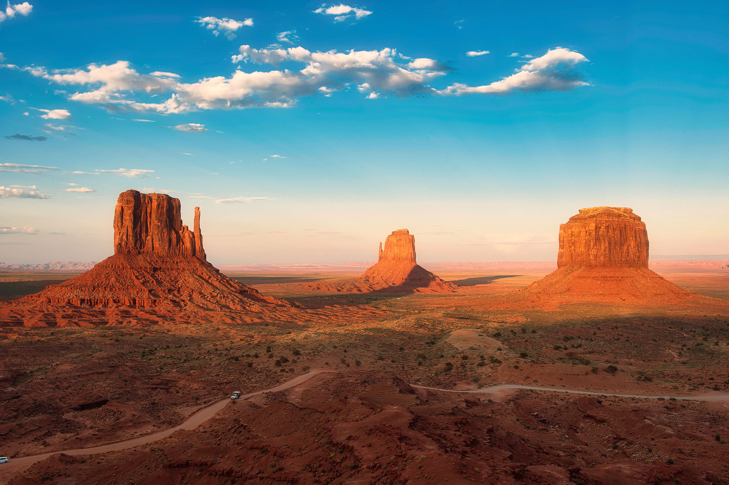 Monument valley, golden hour