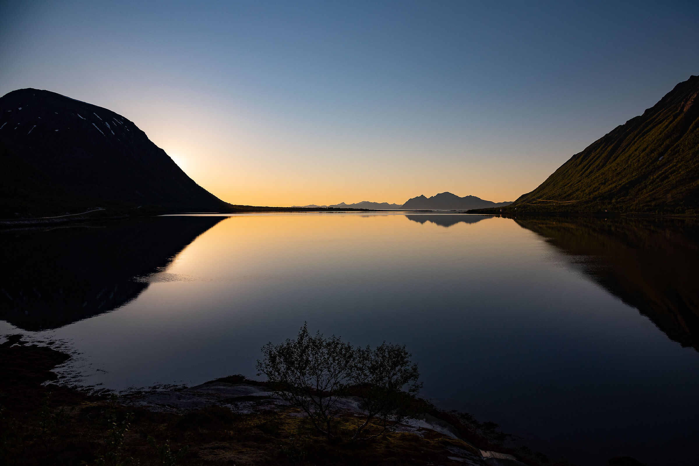 L'inizio della notte artica nel fiordo