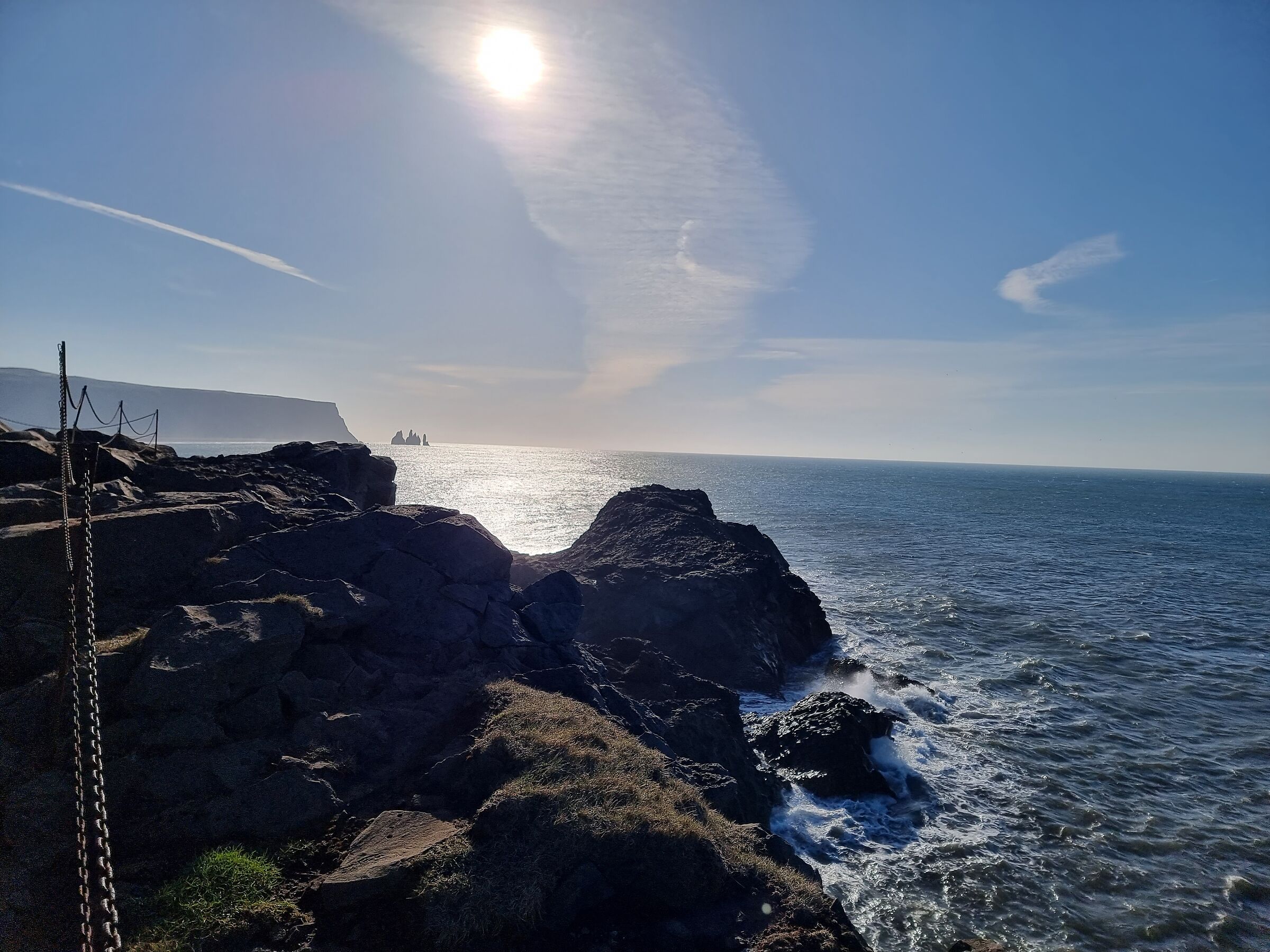 Islanda spiaggia nera, controluce