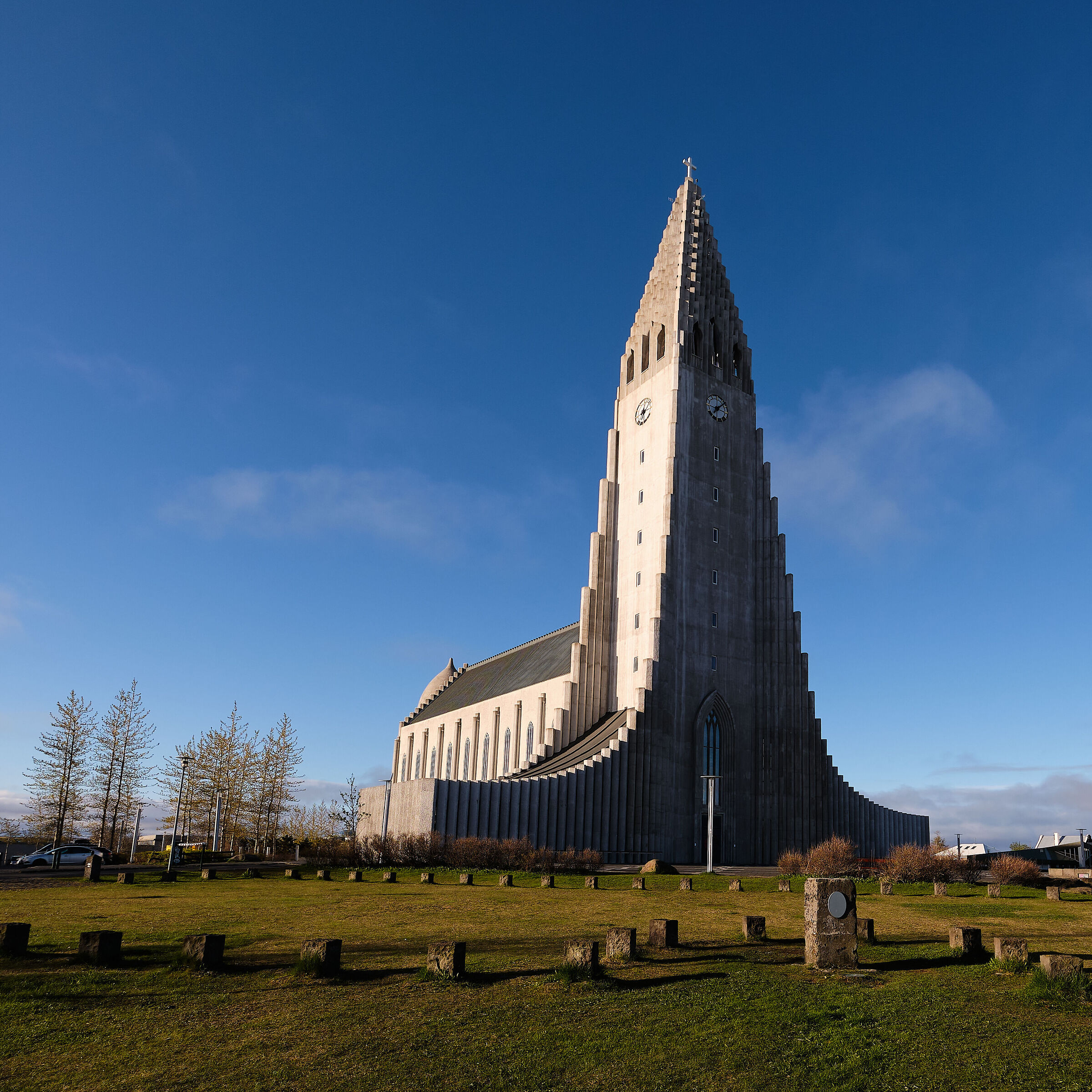Hallgrímskirkja risplende all'inizio del viaggio