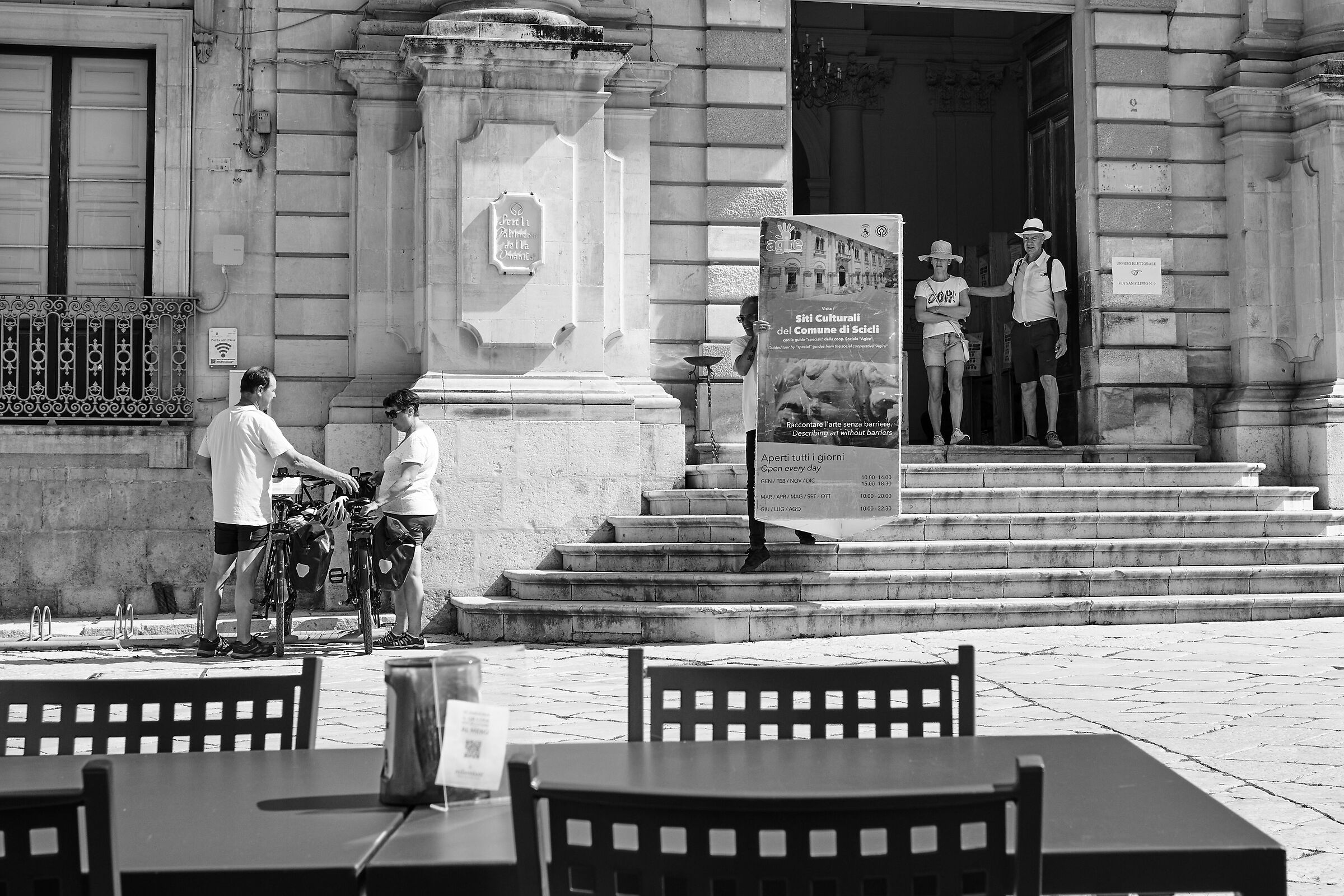 tutti dal commissario Montalbano